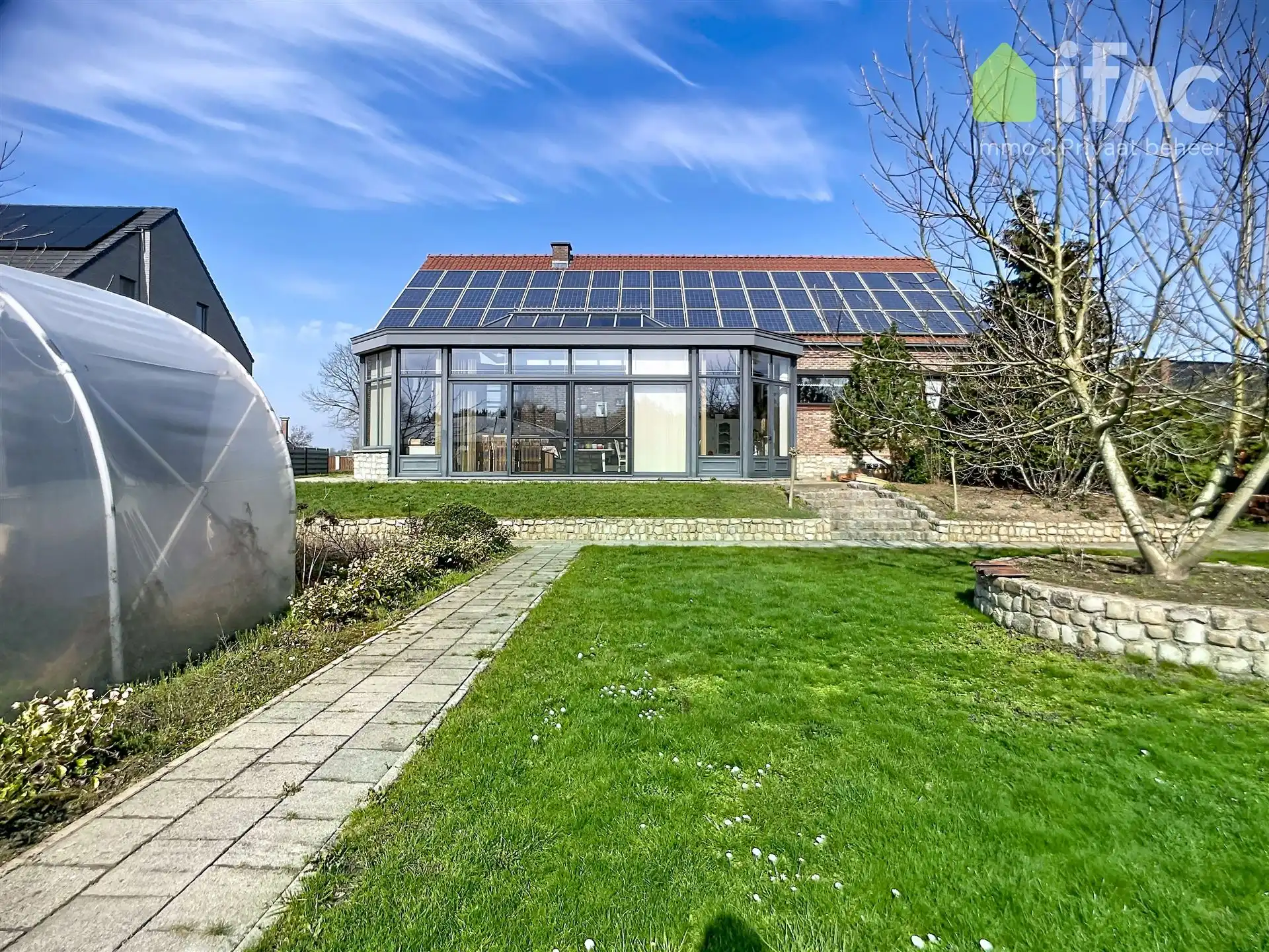 Fantastische woning met 4 slaapkamers en veranda foto 3