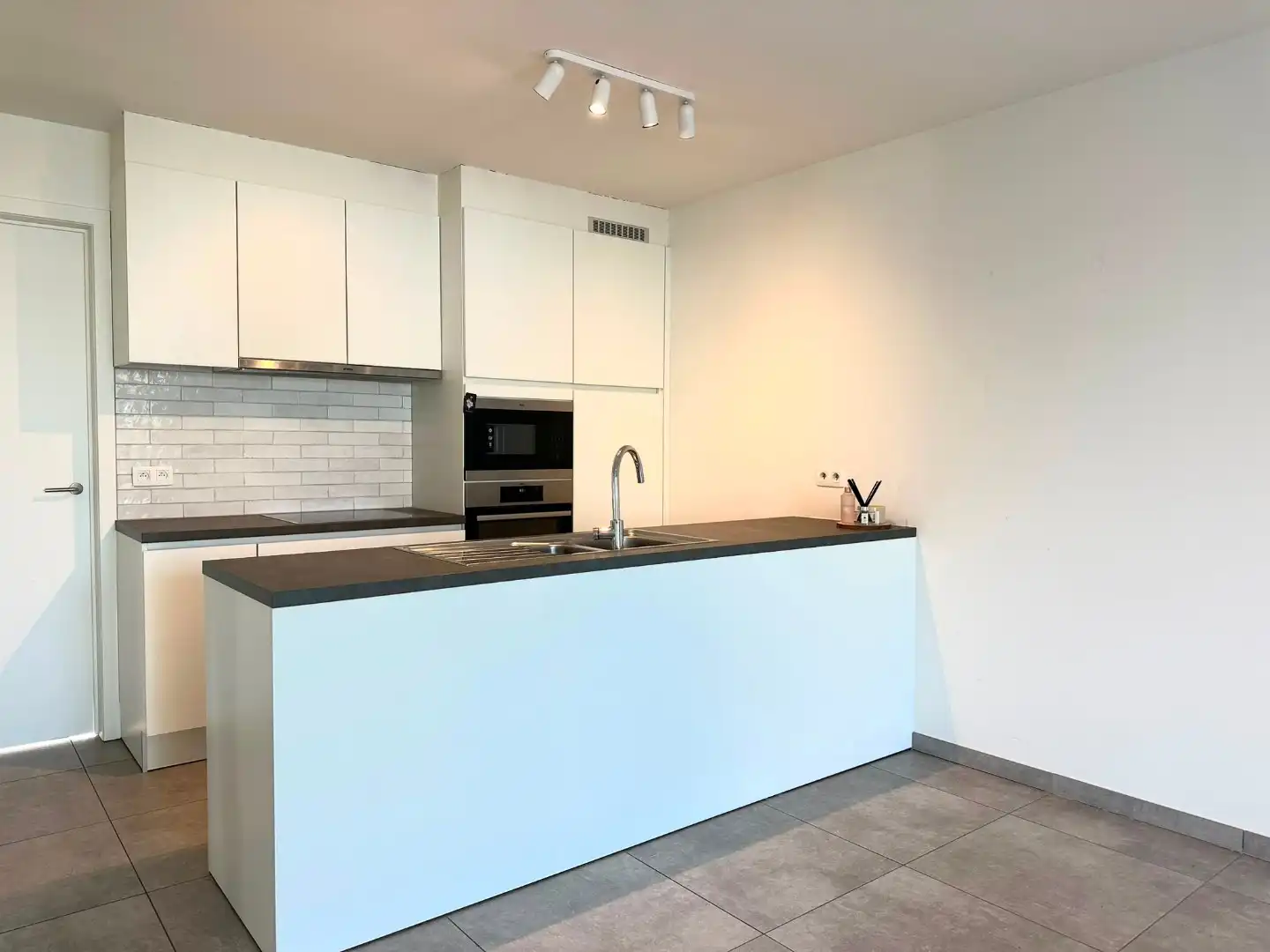 Modern appartement in het hartje van Sint-Andries foto 3