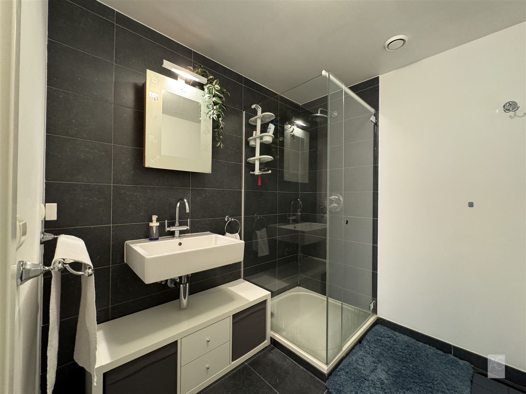 Instapklaar appartement in hartje Sint-Niklaas foto 10
