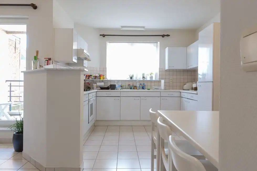 ZEER RUIM APPARTEMENT MET GARAGE, CENTRUM DIEST! foto 10
