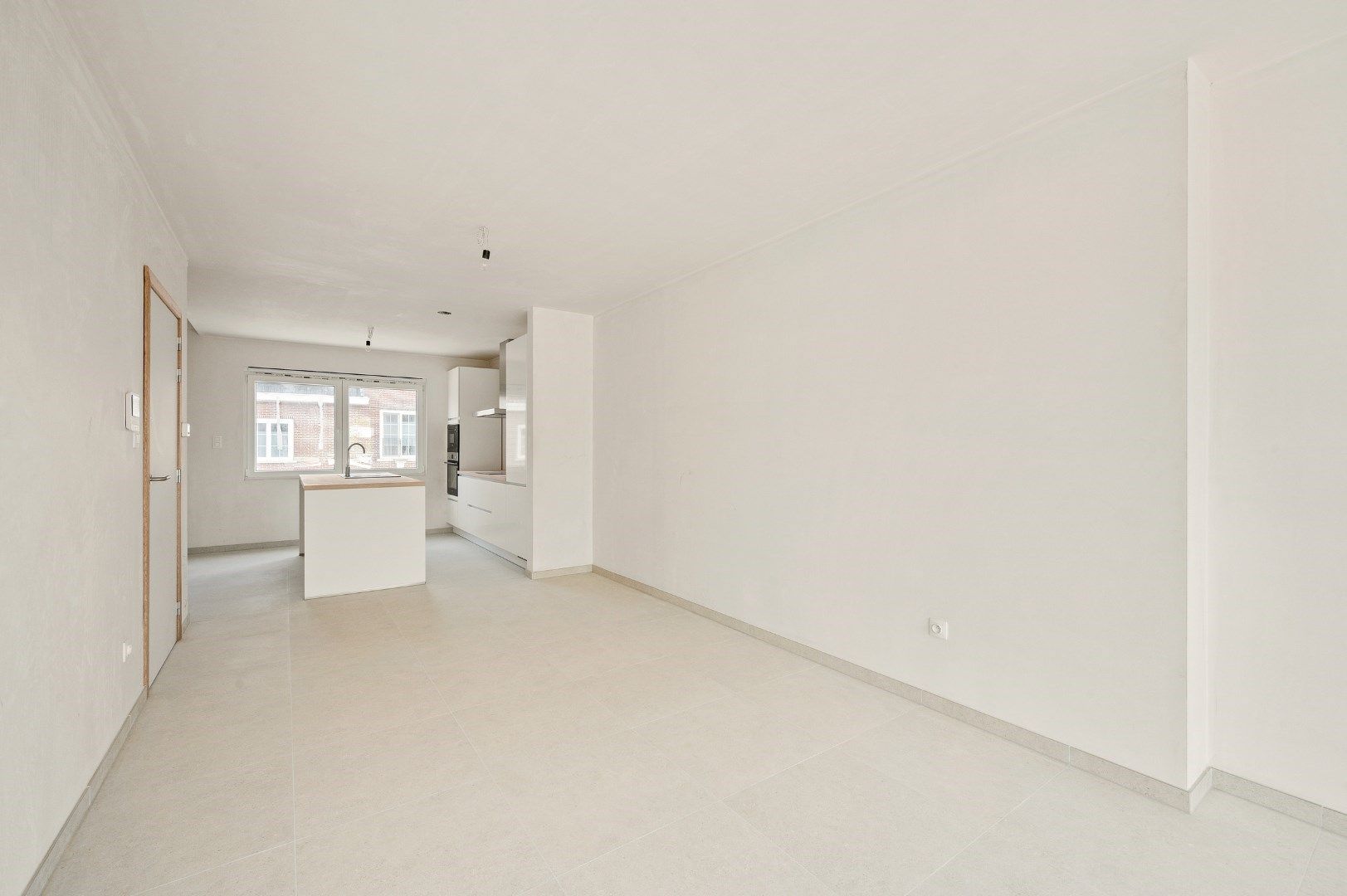 DUPLEX NIEUWBOUWAPPARTEMENT MET 2 SLPKS EN RUIM TERRAS TE GELUWE foto 9