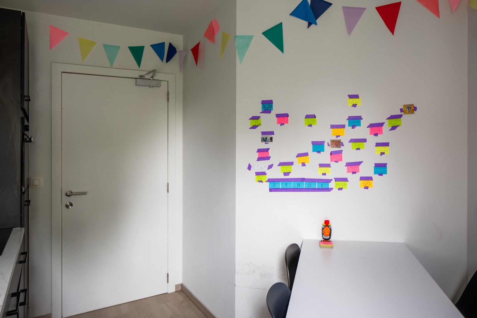 Knappe studentenkamer met eigen badkamer foto 8