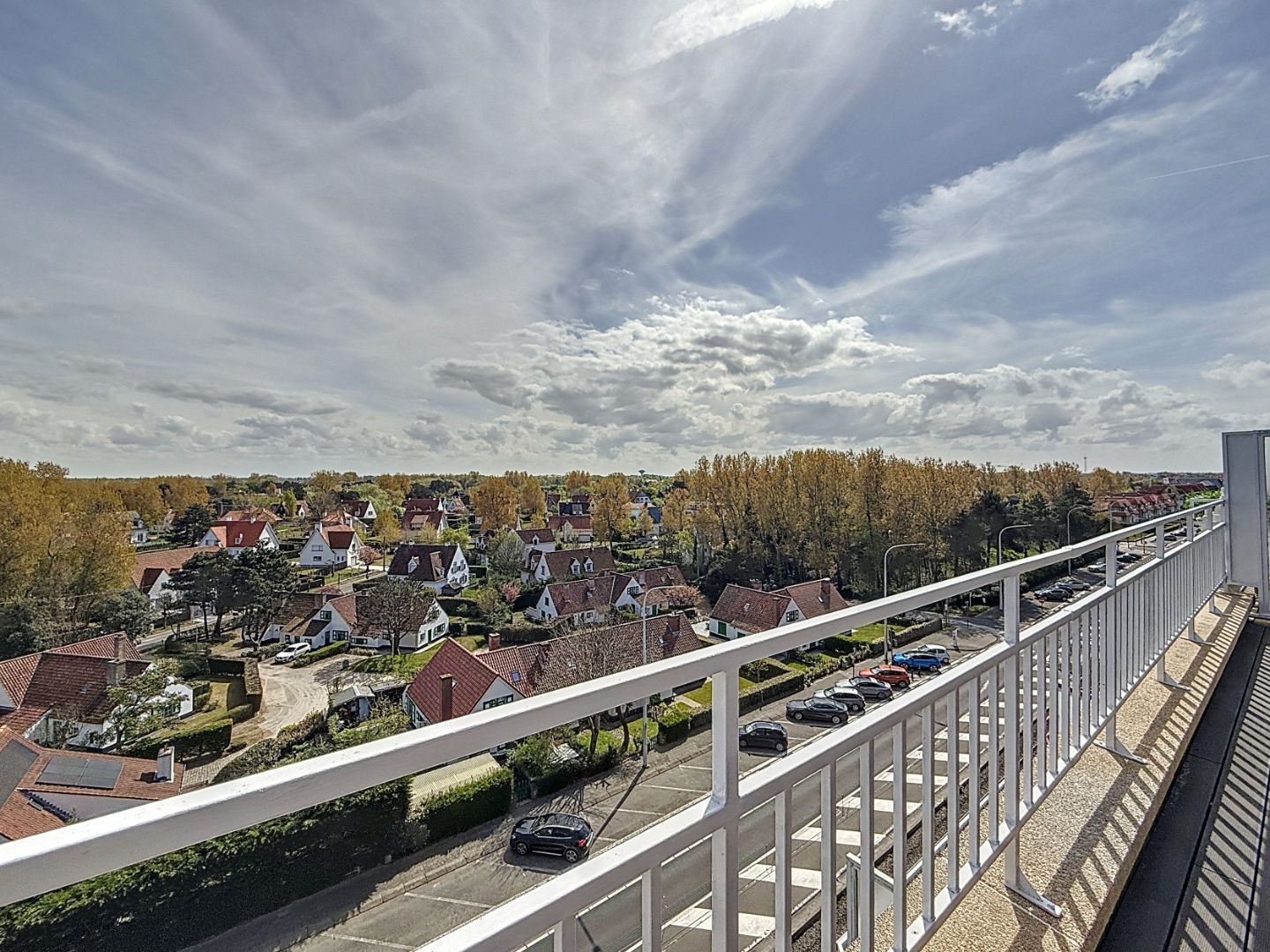 Luxueus gerenoveerde penthouse met twee ruime terrassen te Nieuwpoort foto 5