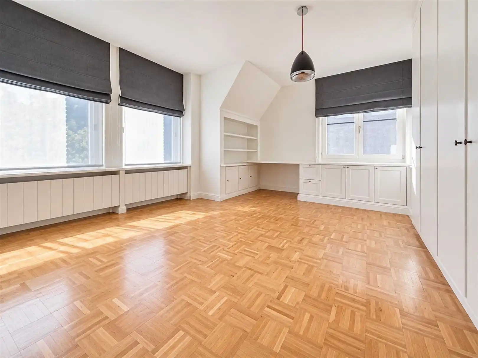 Statige woning met zwembad en 5 slaapkamers foto 22
