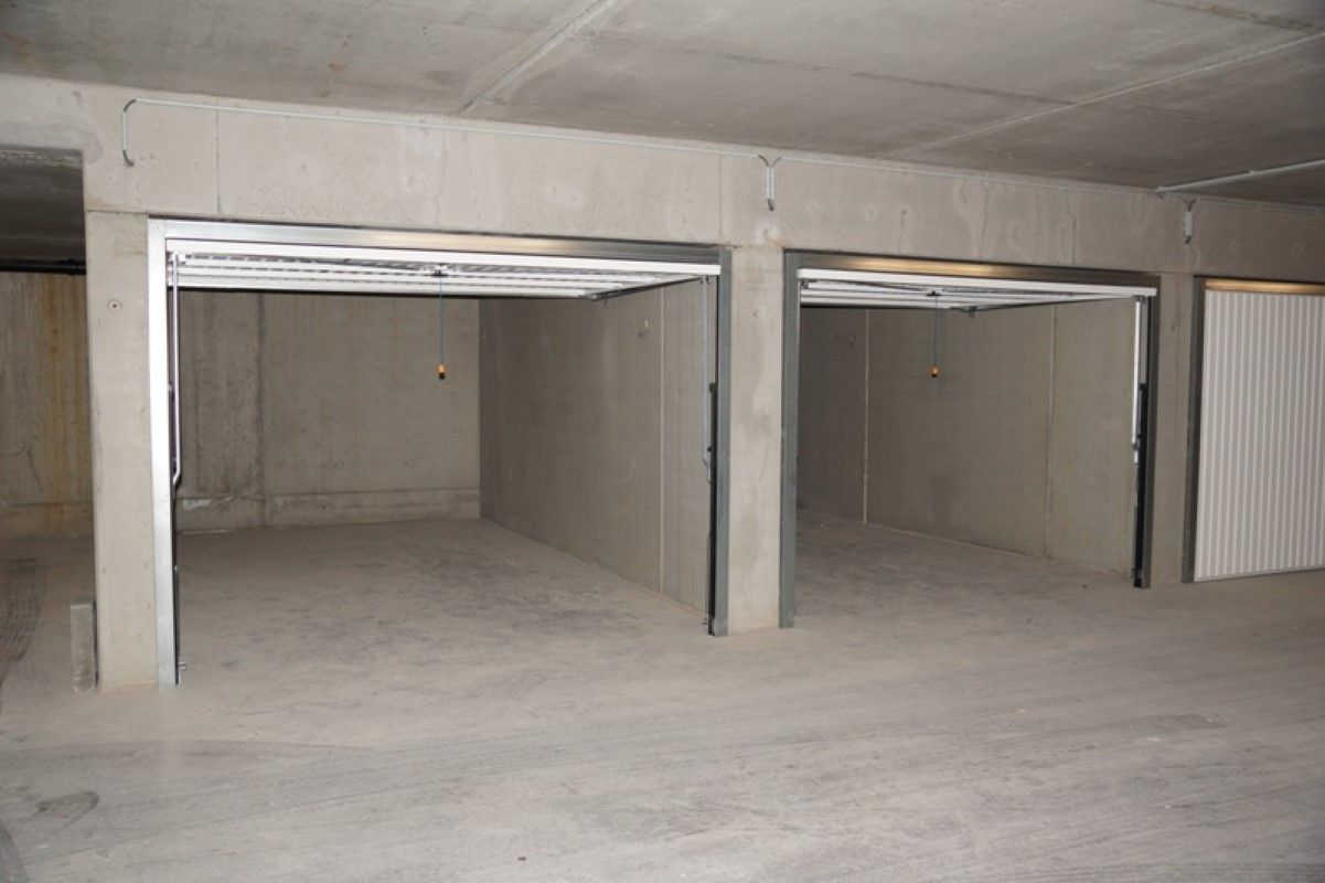 Ondergrondse garage in het centrum van Diksmuide, op korte wandelafstand van de Grote Markt foto 2