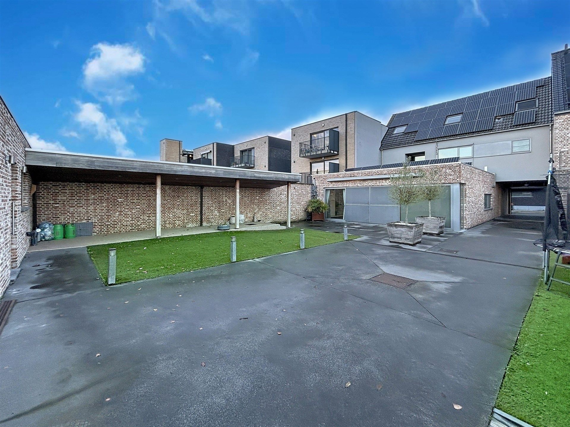 Energiezuinige gezinswoning met 5 slaapkamers en bijgebouw op perceel van 511m² foto 8