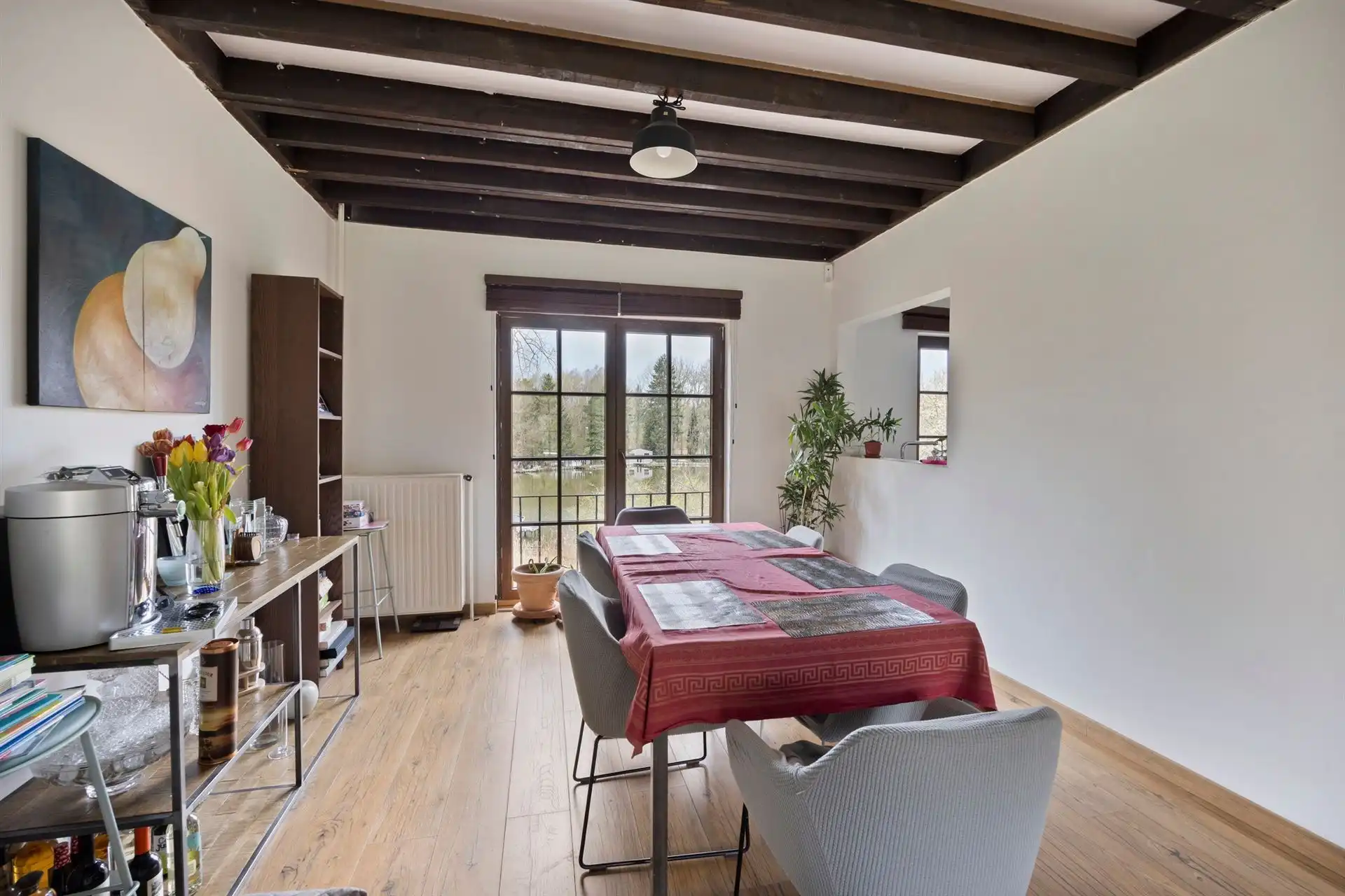 Charmante, gerenoveerde villa op rustige locatie foto 11