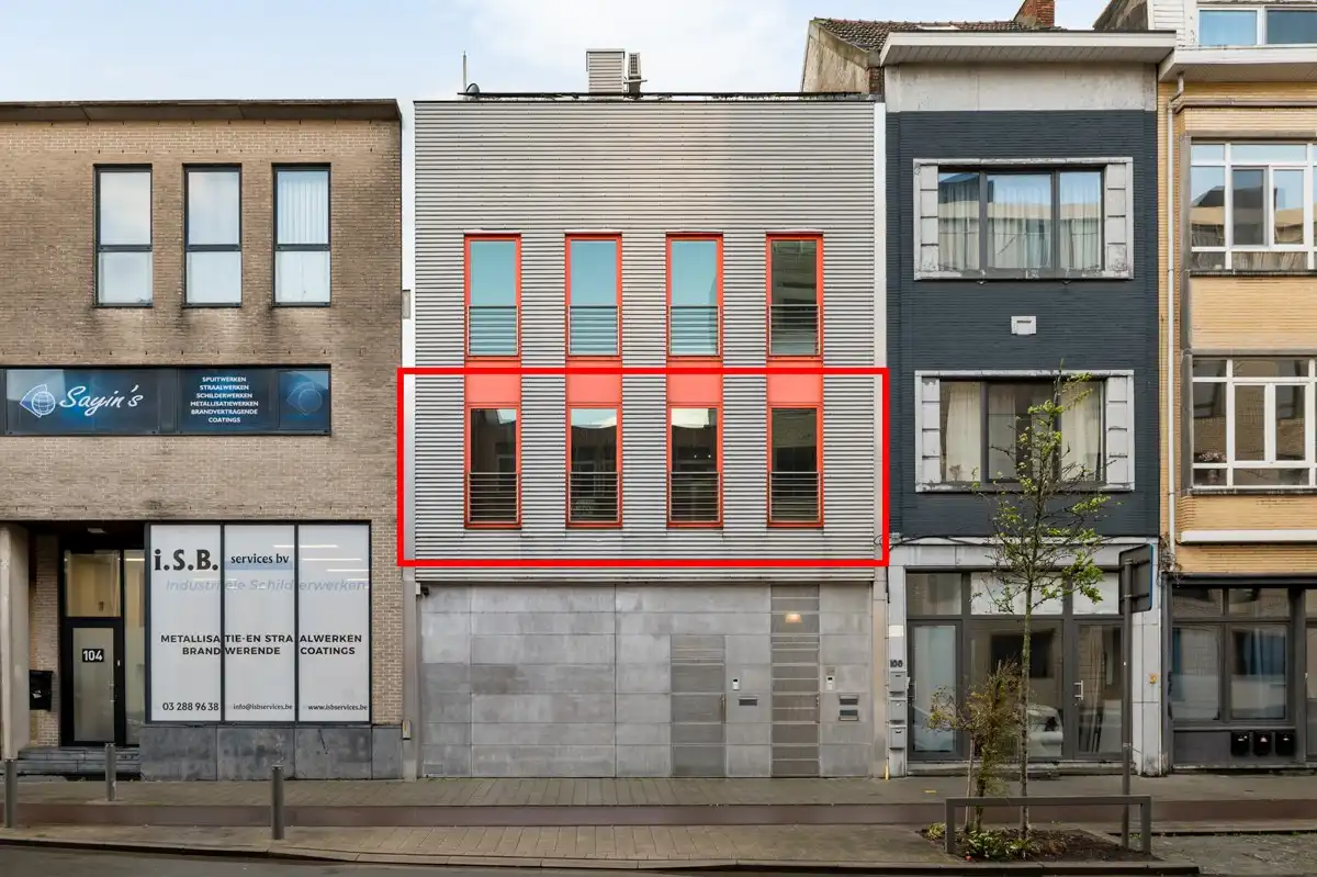 Voor wie zoekt naar meer dan vier muren ... een plek met eigenheid, vrijheid en flow. foto {{pictureIndex}}