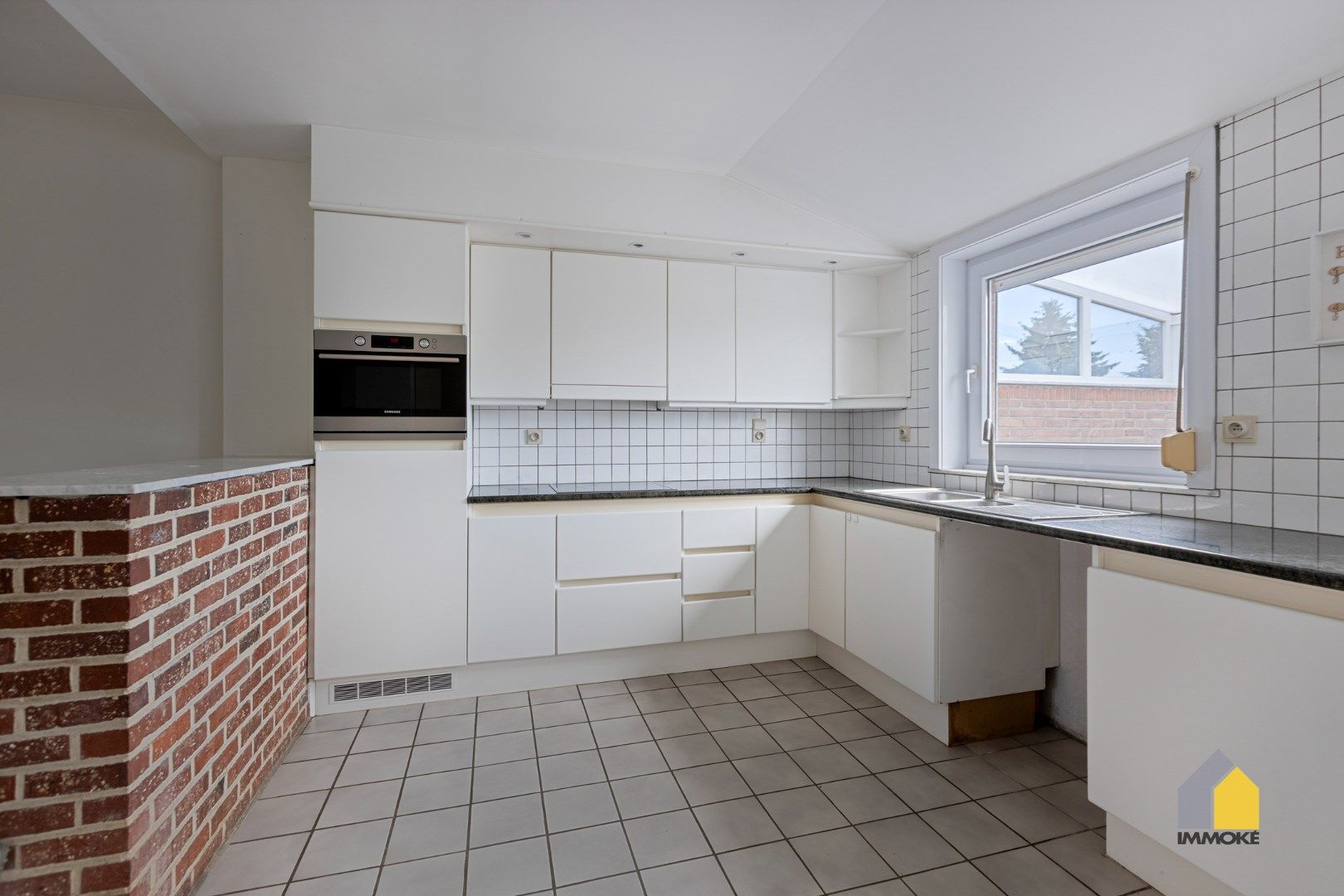 Halfvrijstaande woning met 3 slpks en grote polyvalente ruimte op perceel van 5 a 25 ca. foto 6