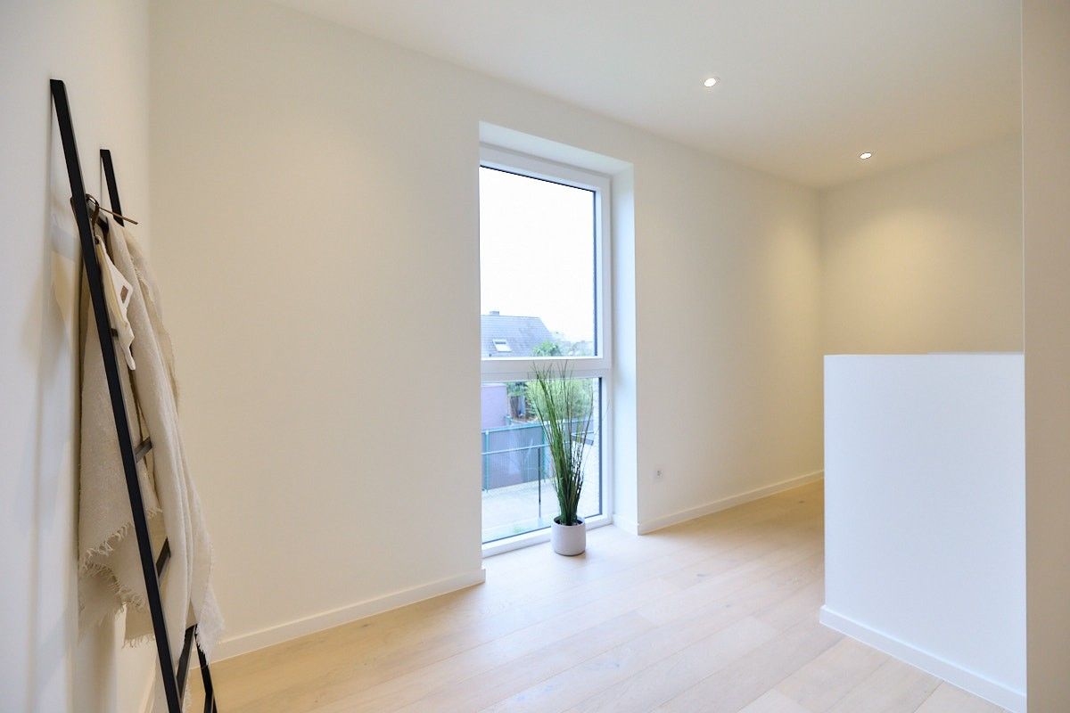Exclusieve nieuwbouwvilla te koop – toplocatie vlakbij het Sterrebos in Roeselare foto 9