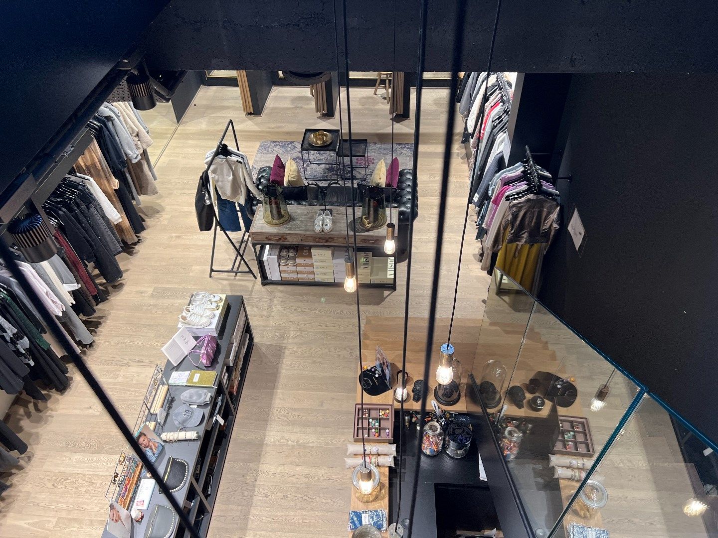 Ruim, modern Handelspand te huur in het centrum van Diest foto 19