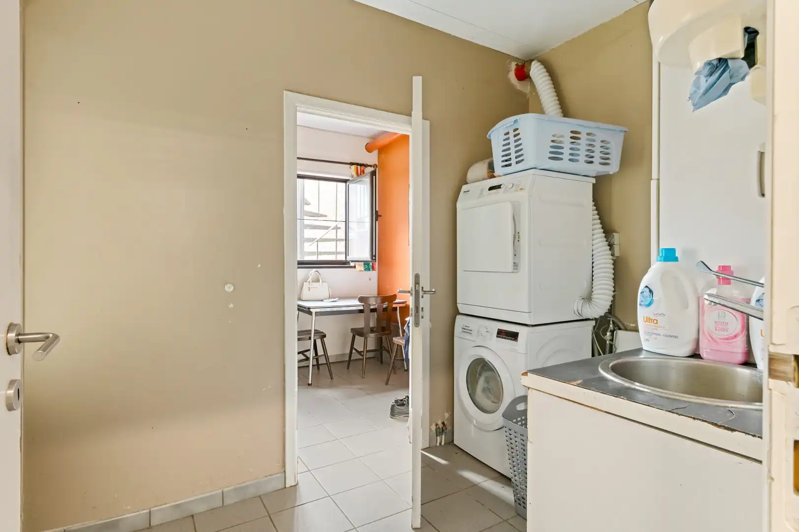 Opbrengsteigendom - Commercieel glv met 3-slpk woonst foto 8