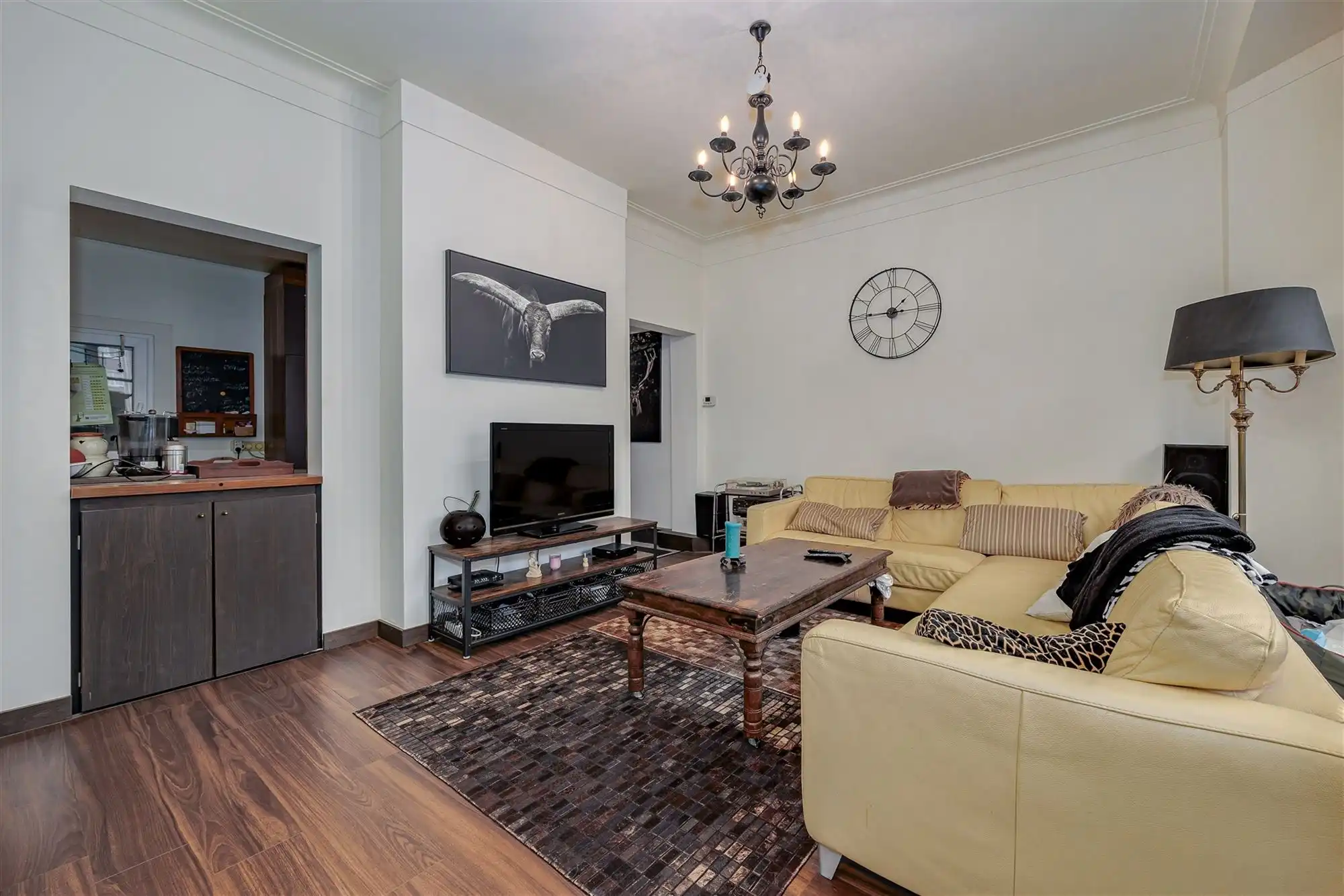 Perfect instapklaar appt met 2 slk + 2 badk vlakbij het Station foto 5