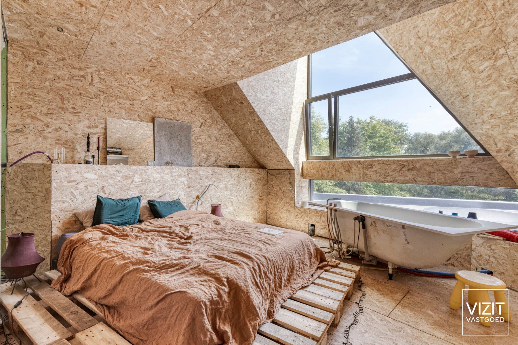 Unieke karaktervolle architectenwoning foto 23