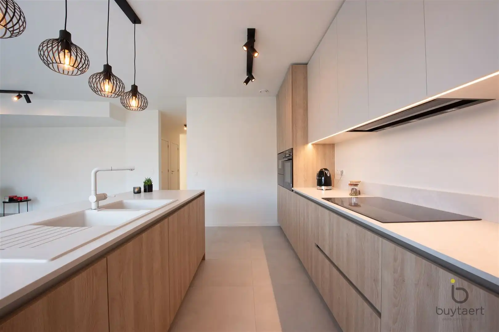 Nieuwbouw gelijkvloers appartement met twee slaapkamers, een tuin en een garage. foto 4