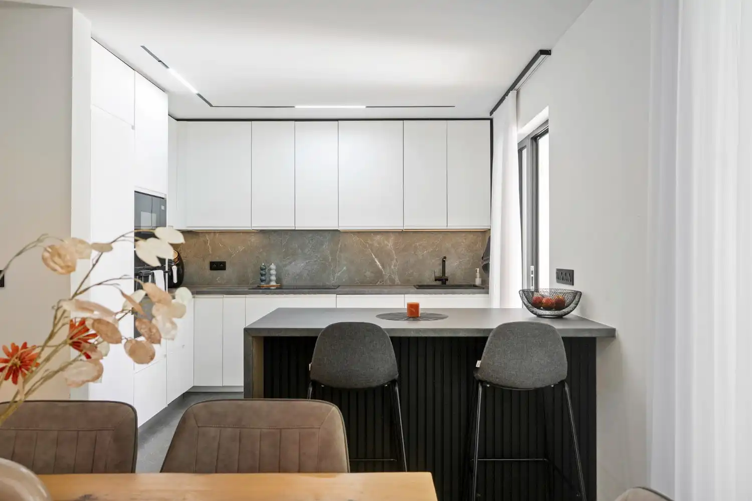 GERENOVEERDE WONING MET MAGAZIJN! foto 6