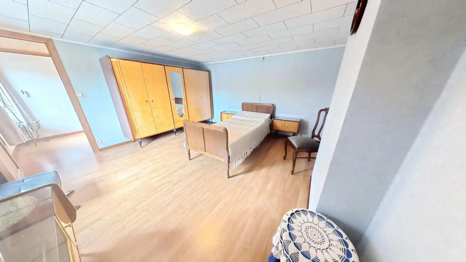 Veelzijdige woning met ruime opslagmogelijkheden te koop! foto 11