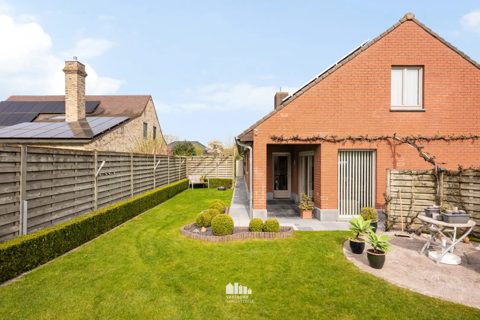 Instapklare villa met zonnige tuin op topligging in rustige wijk te Ieper    foto 33