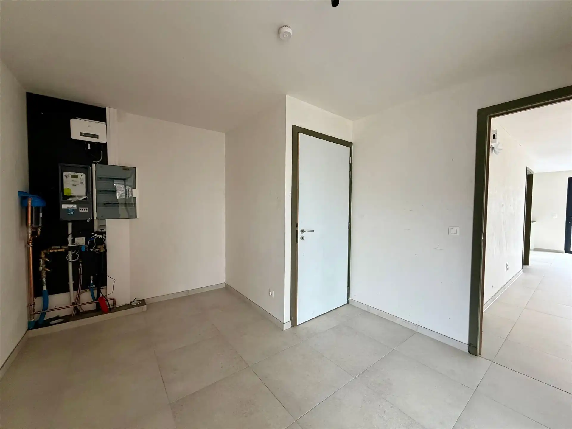 Nieuwbouwwoning - instapklaar, energiezuinig, prachtige ligging en 3 slaapkamers  foto 2