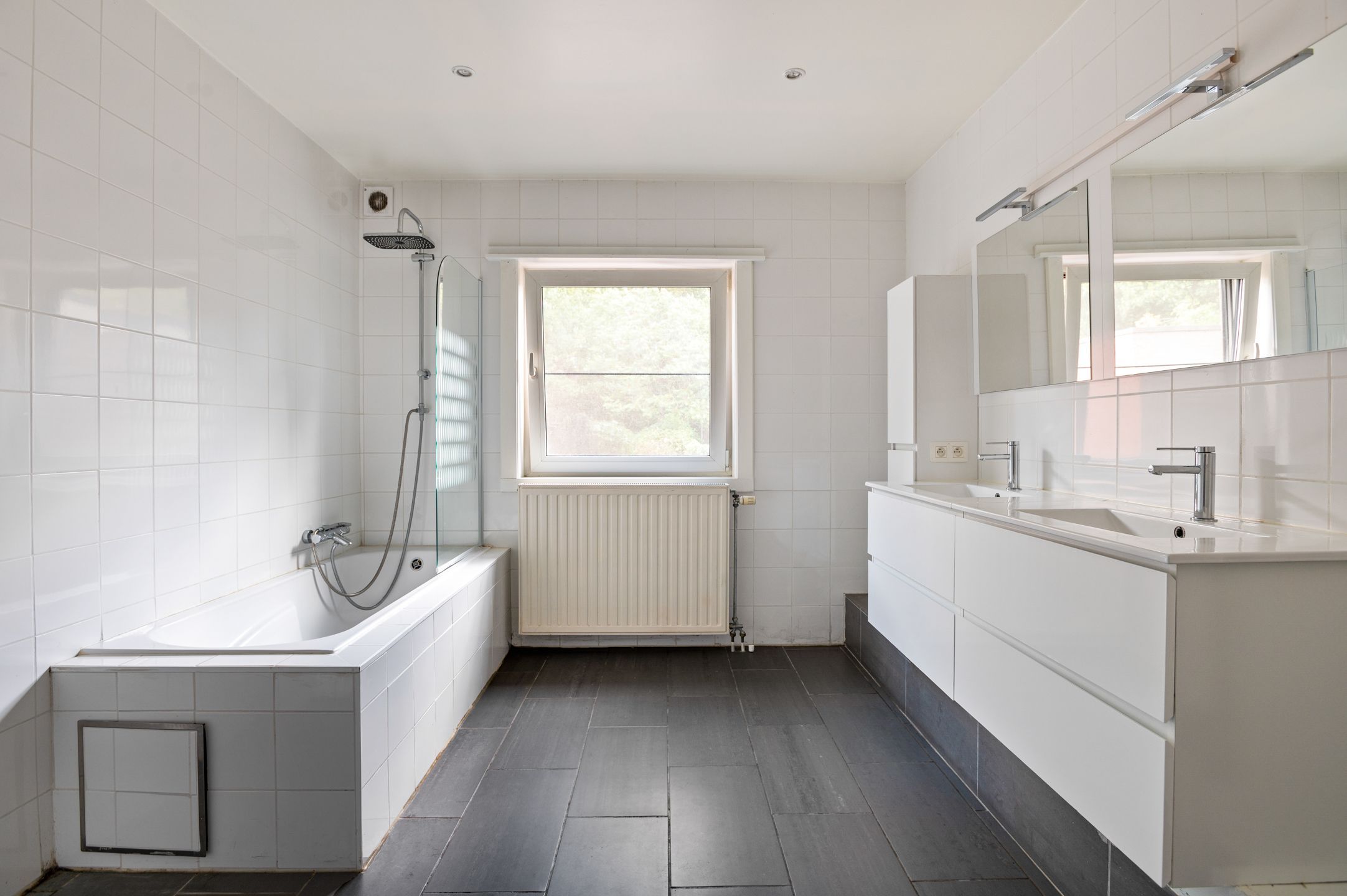 Halfopen woning met 2 slaapkamers en een grote tuin in Brasschaat te huur! foto 11