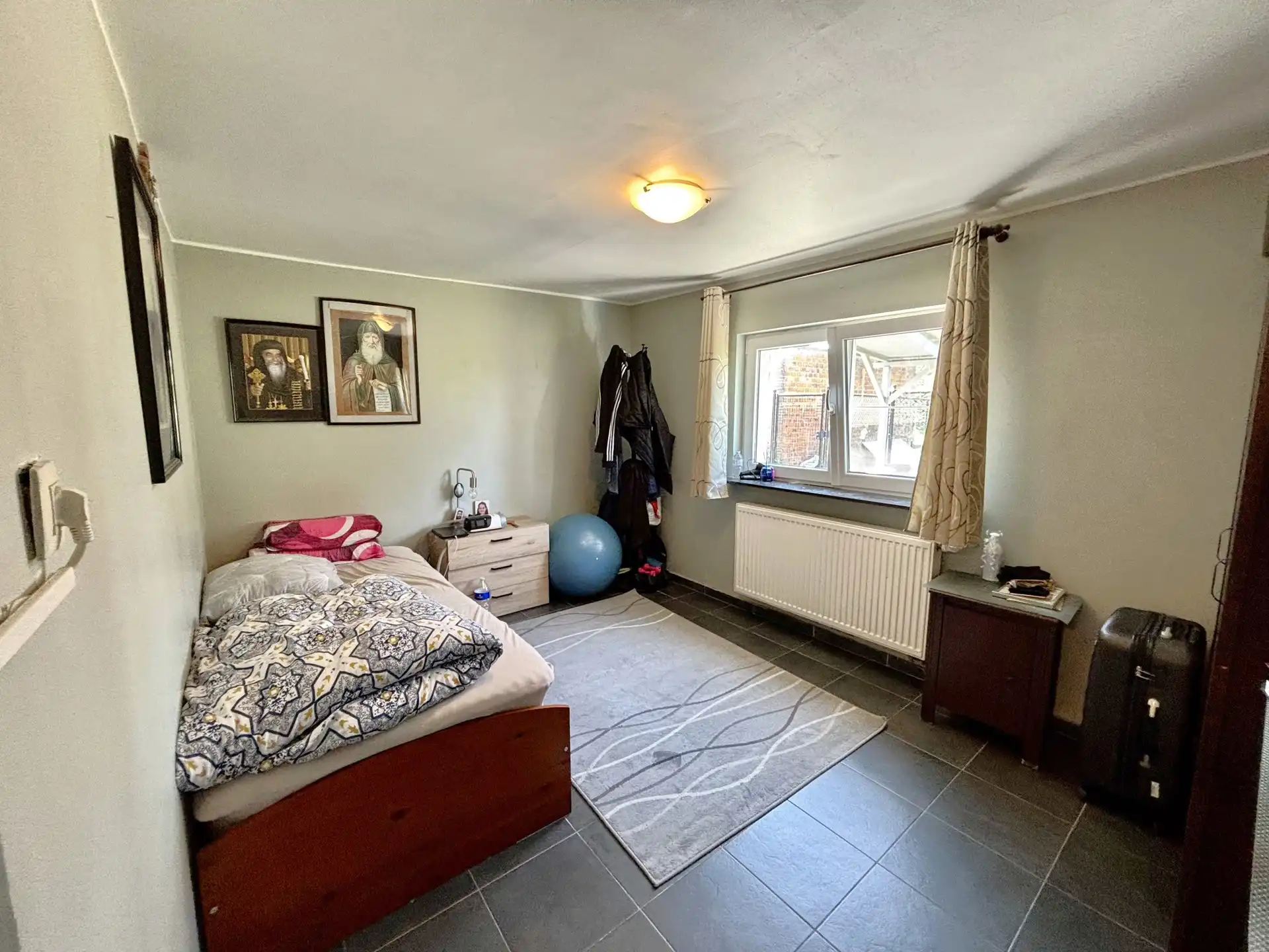 Instapklare halfopen bebouwing met 4 slaapkamers, garage en zonnige tuin foto 12