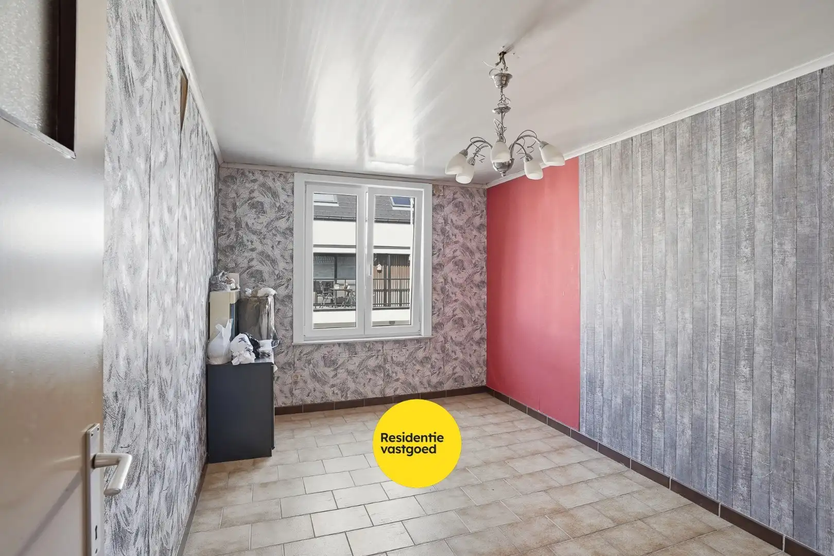 Te renoveren woning in centrum Eernegem foto 9