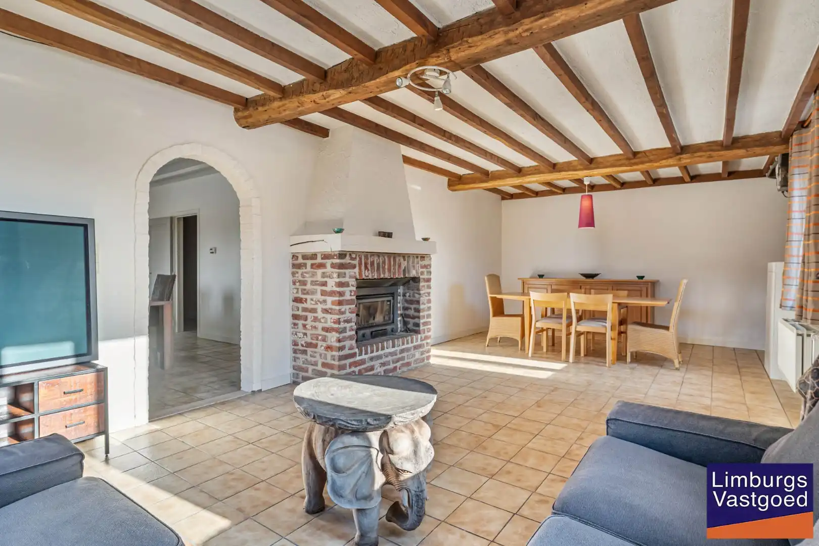 Instapklare woning met ruime loods/werkplaats, 11a 77ca foto 3