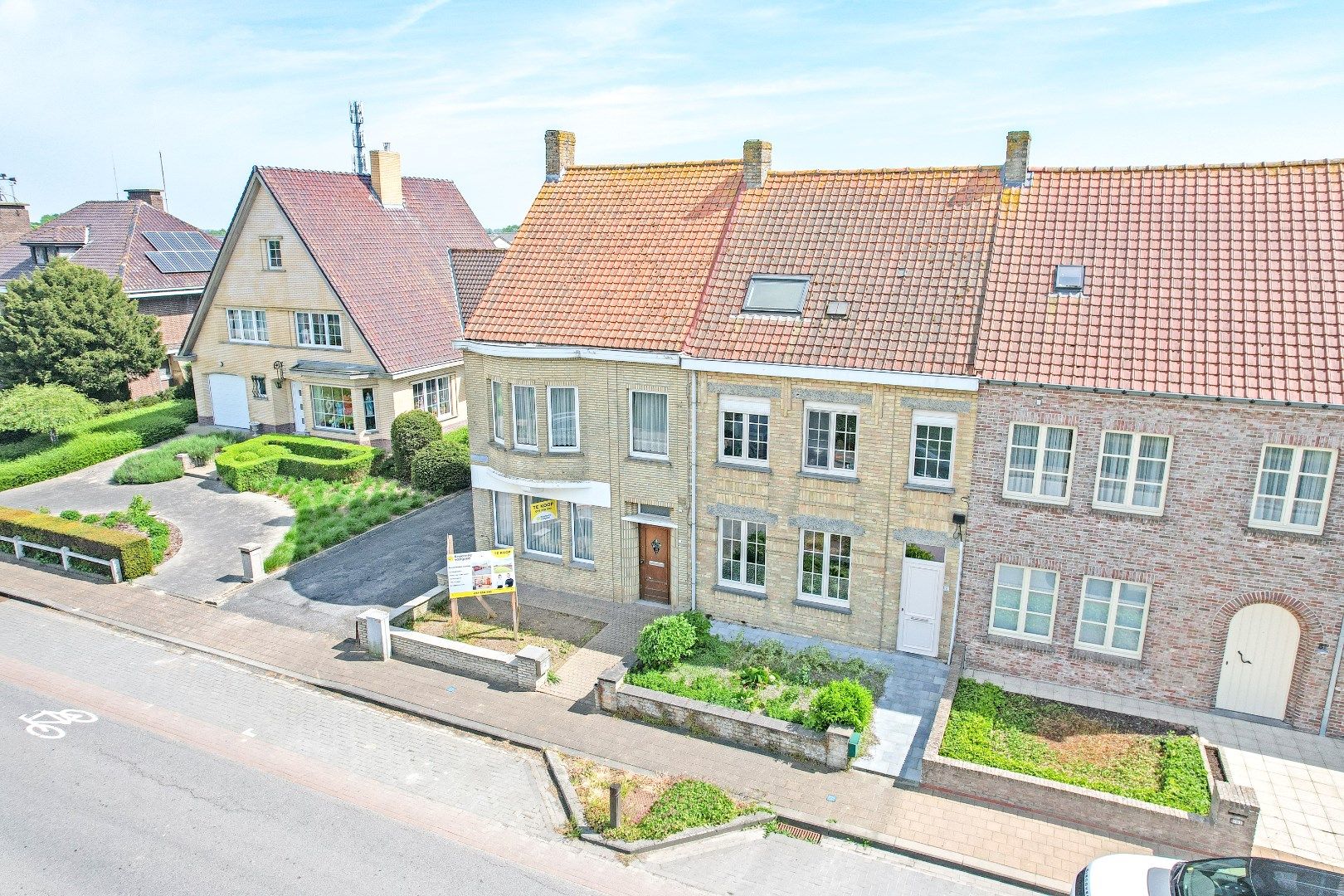 Hoofdfoto van de publicatie: Ruime gezinswoning met zuidgerichte tuin op 477m².