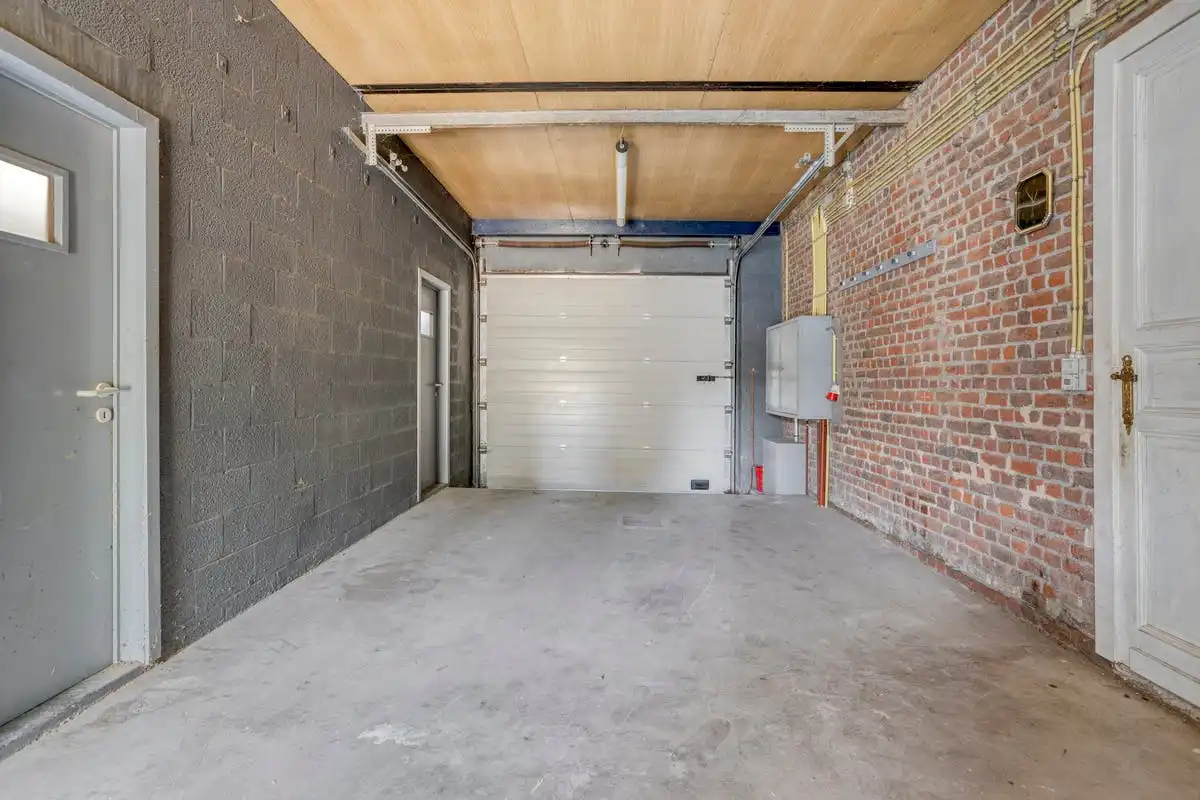 Ruime te renoveren gezinswoning op 588 m² te koop te Heule! foto 20