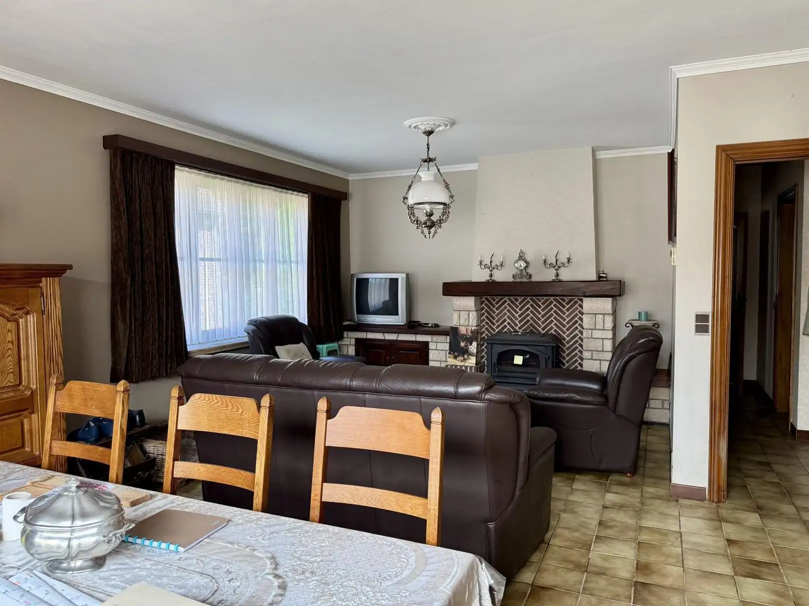 Ruime villa met 4 slpk's, 2 badkamers en garage foto 4