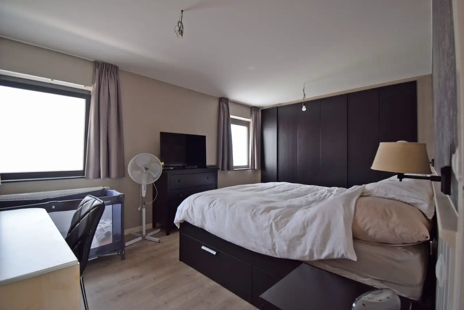 RECENTE RIJWONING MET GARAGE VOORZIEN VAN  ALLE COMFORT foto 12