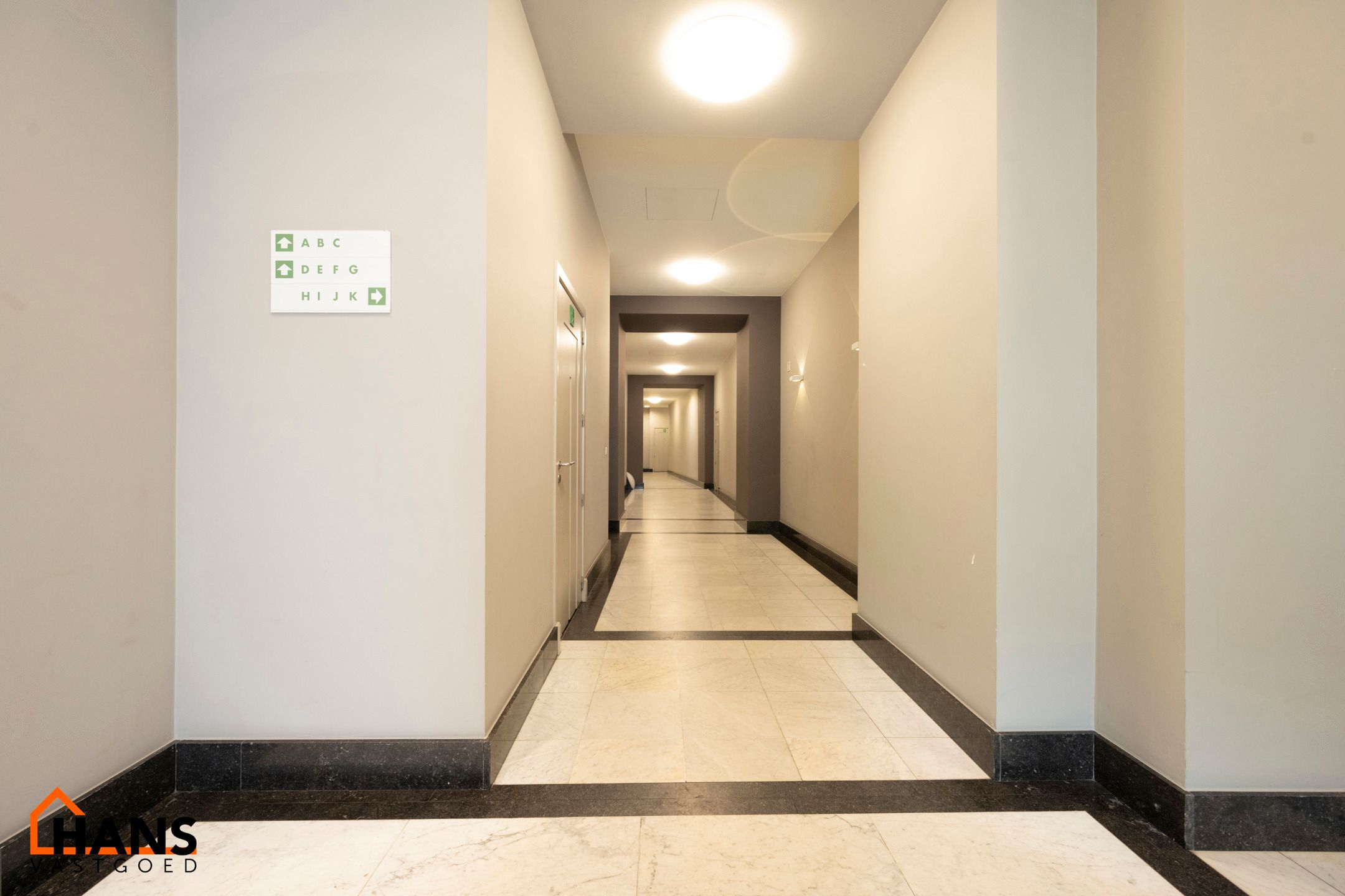 Luxueus appartement in een historisch gebouw in hartje Antwerpen. foto 35