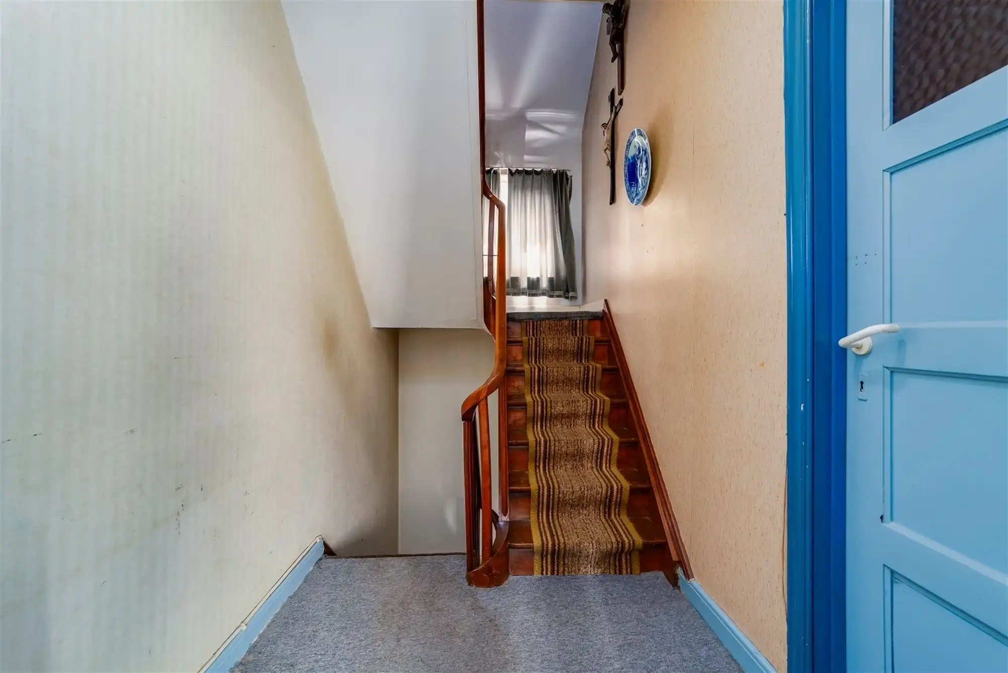 Te renoveren huis met drie slaapkamers en grote tuin foto 13