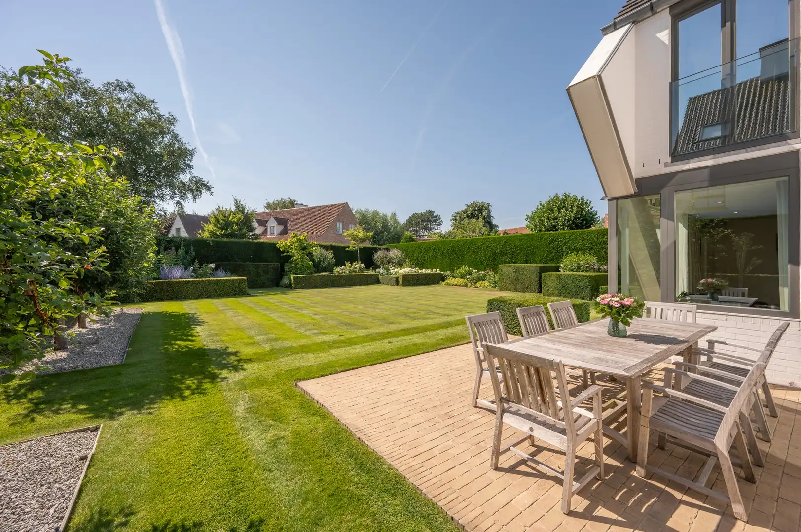 Vrijstaande villa, rustig gelegen in een aangename residentiële omgeving aan de rand van Knokke. foto 38