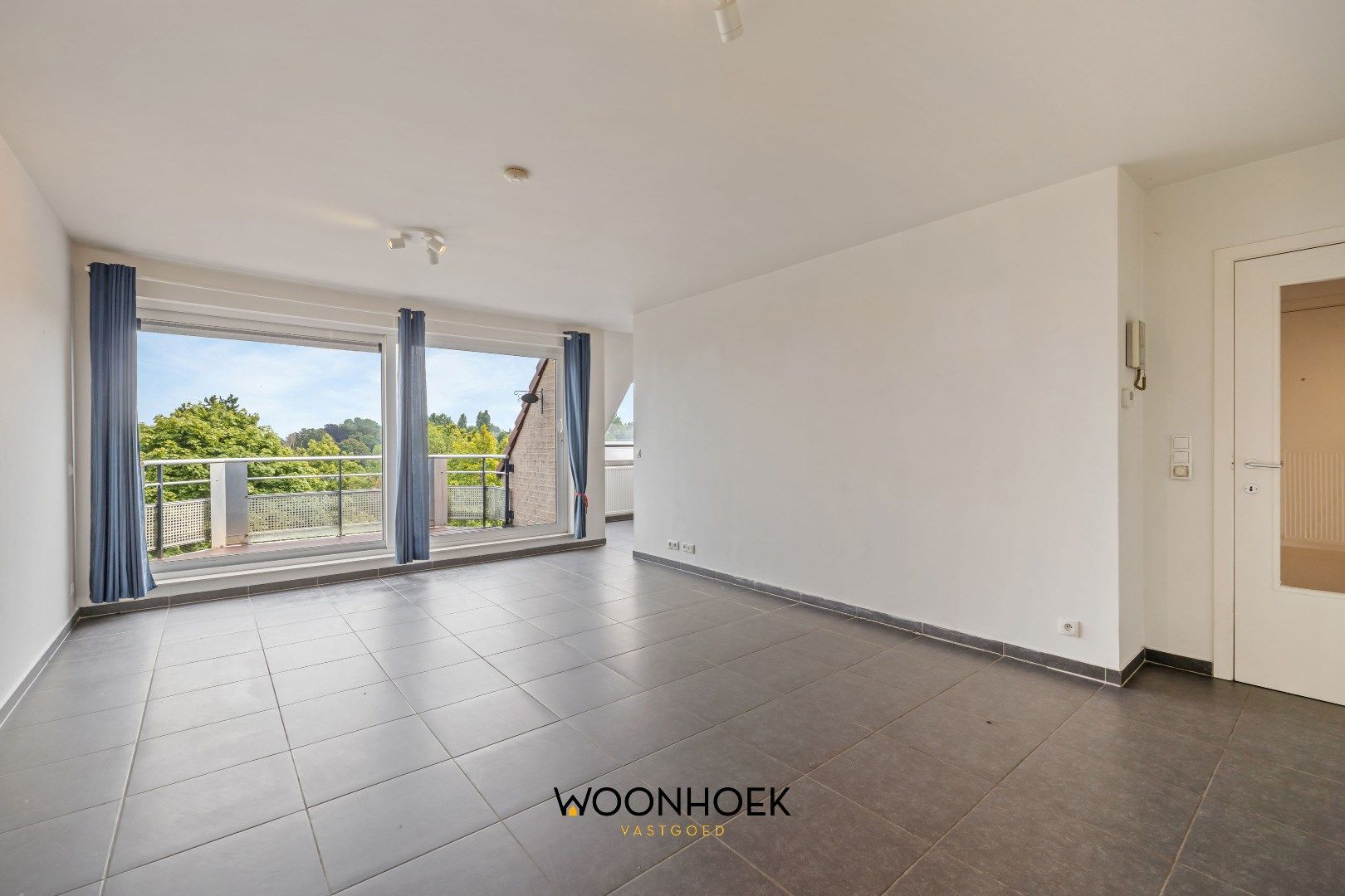 Instapklaar dakappartement op toplocatie in centrum Lokeren foto 3
