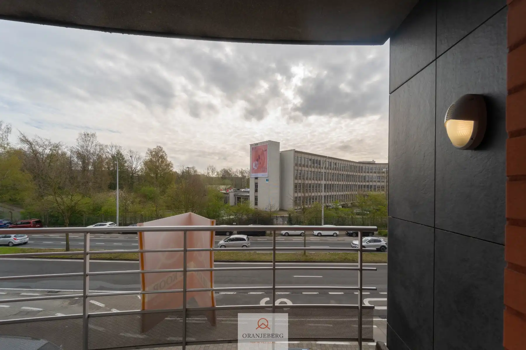 Ruim 3 slpk-appartement met bovengrondse staanplaats nabij Sterre! foto 11