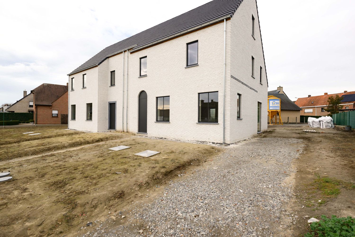 Nieuwbouwwoning te Meulebeke. foto {{pictureIndex}}