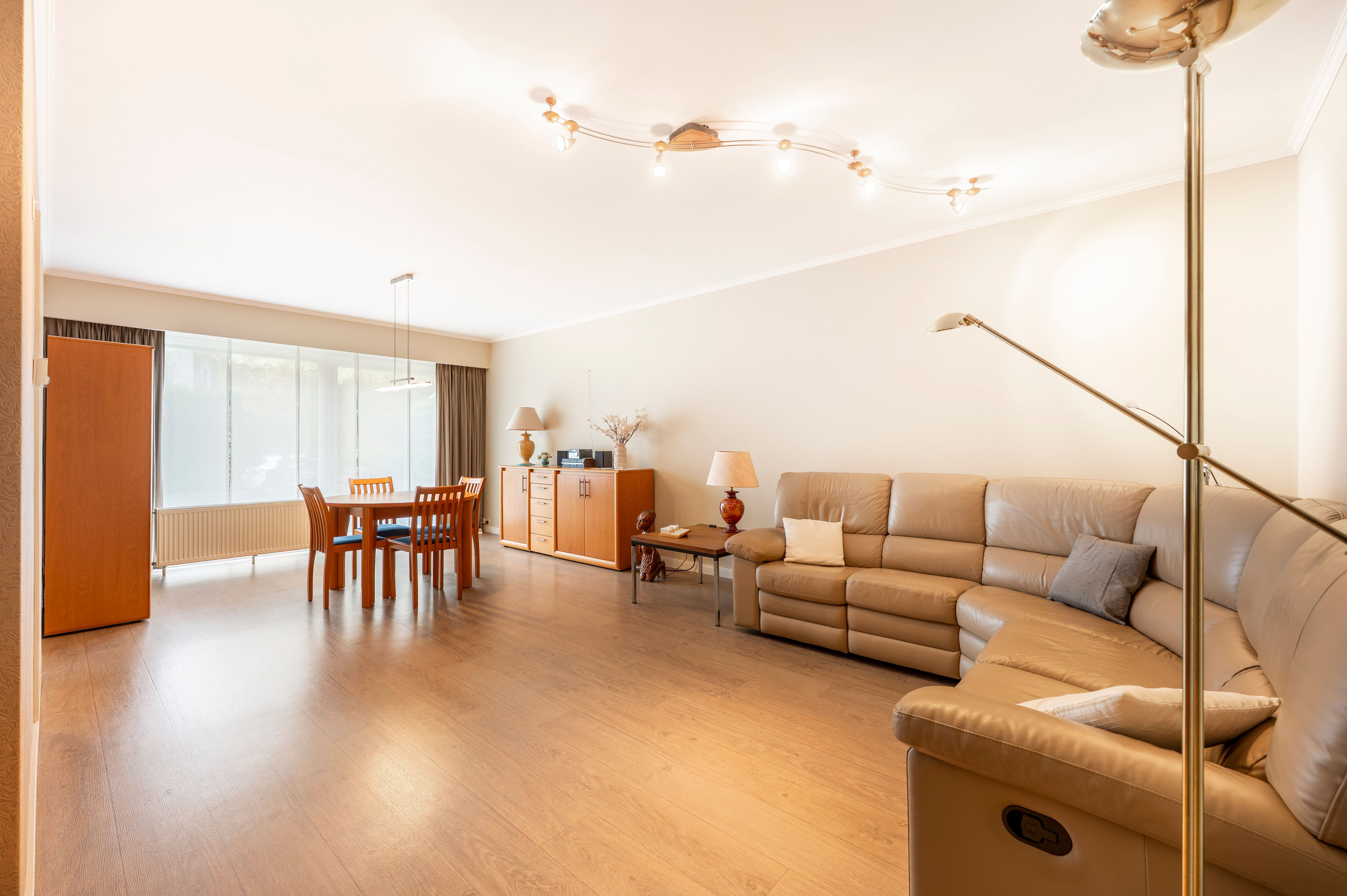 Verzorgd gelijkvloers appartement met 2 slaapkamers en tuin op toplocatie in Ekeren-Mariaburg! foto 3