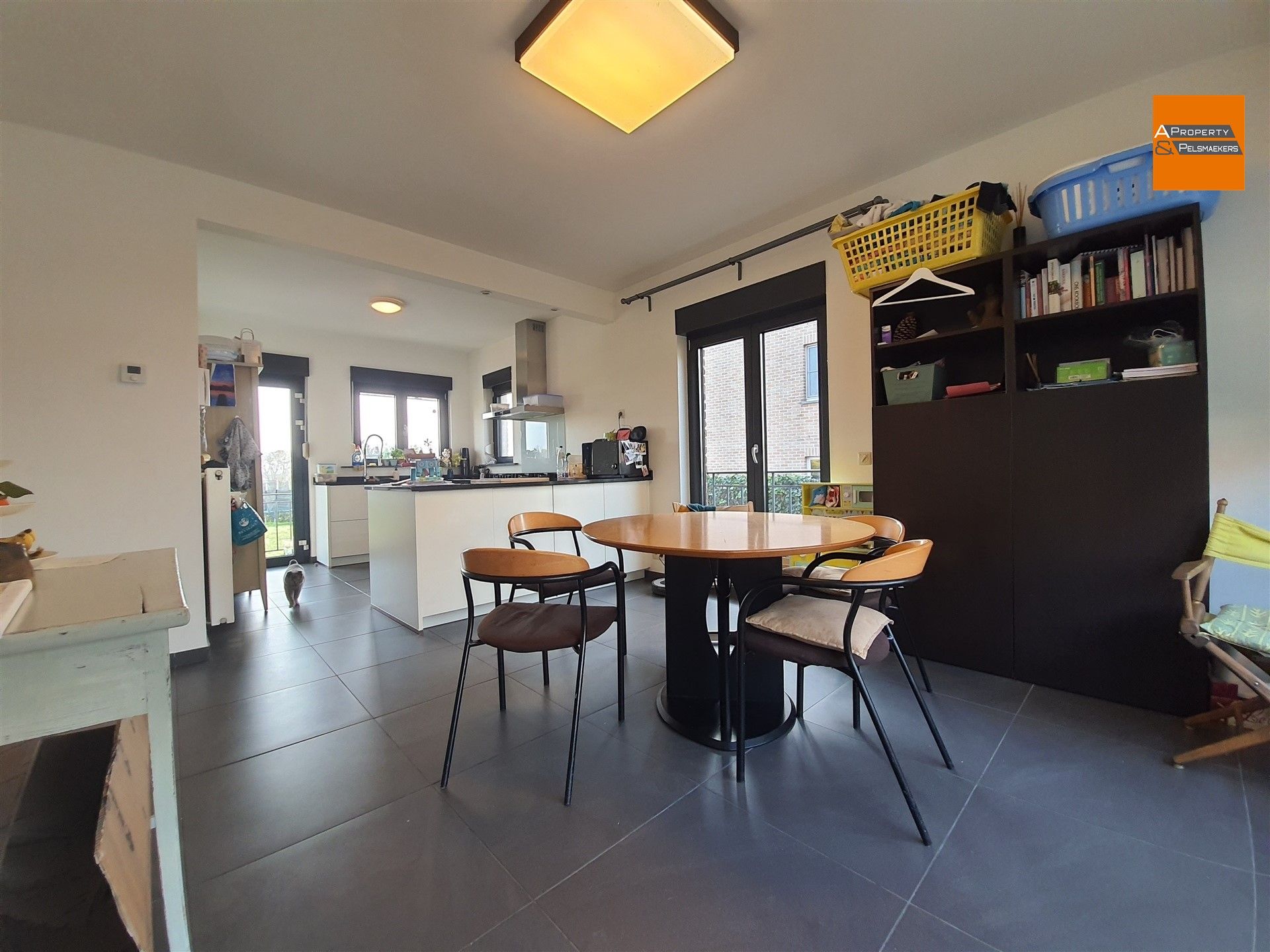 Gerenoveerde Villa met 6 slaapkamers foto 3