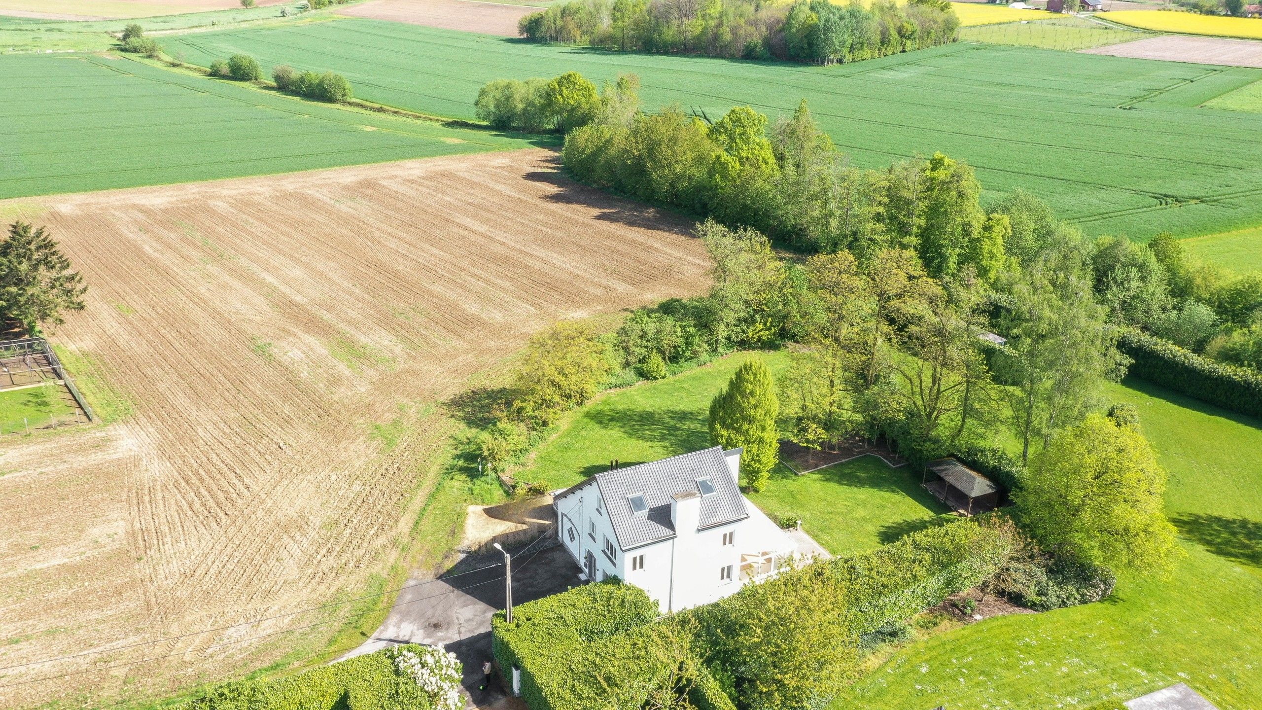 Zeer ruime woning met een unieke ligging foto 3