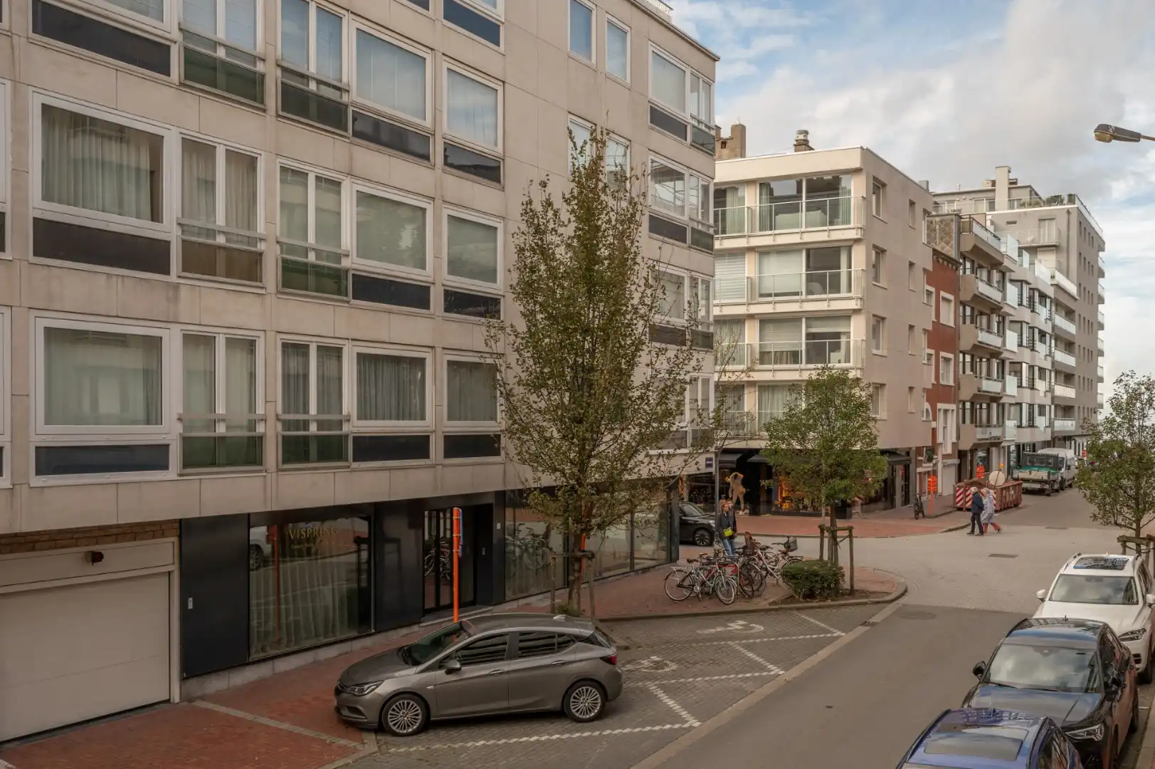 Aangename en knappe studio op een zéér centrale ligging tussen de Dumortierlaan en de Kustlaan foto 11