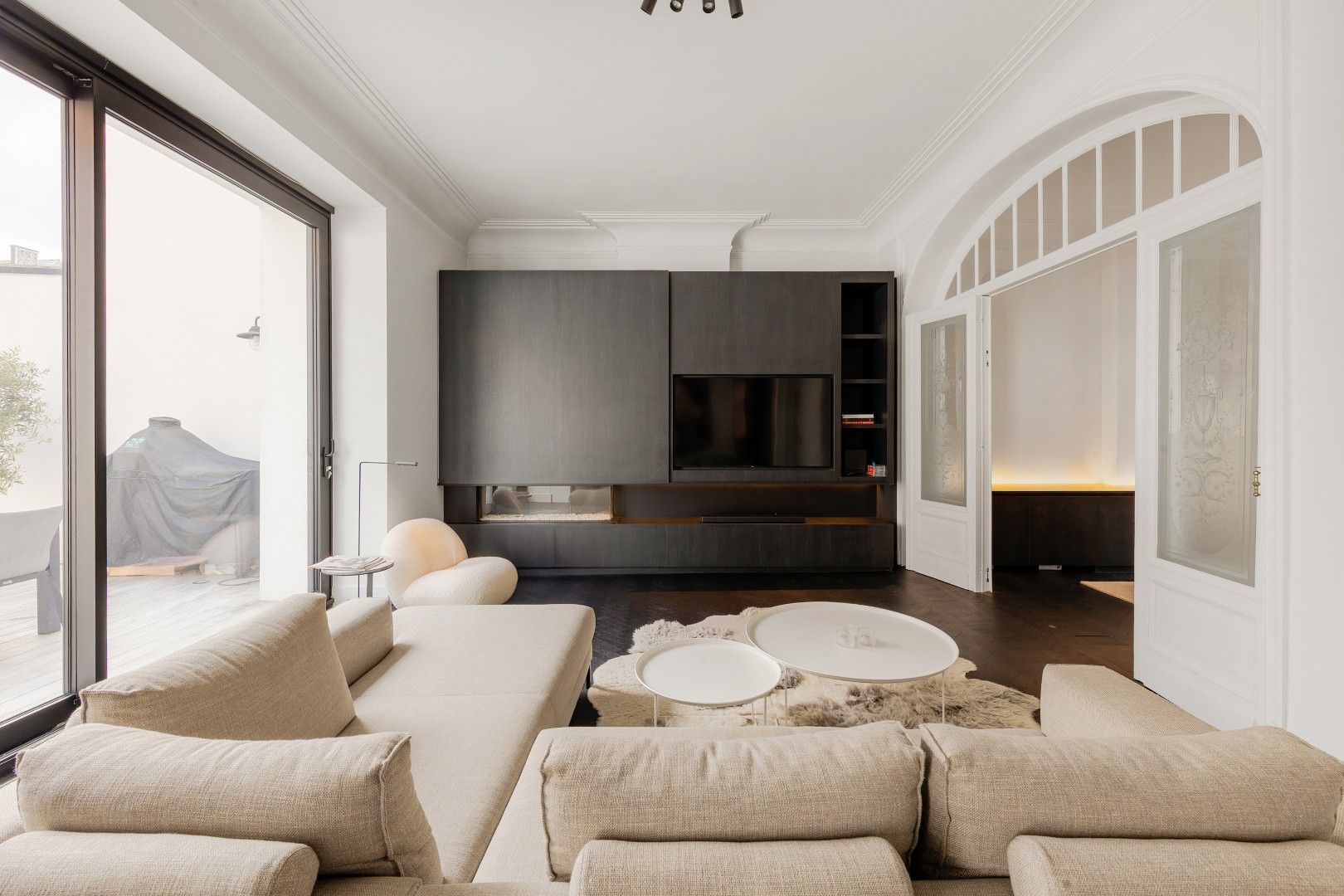 SUBLIEM GERENOVEERDE HERENWONING MET DUBBELE GARAGE.  foto 5