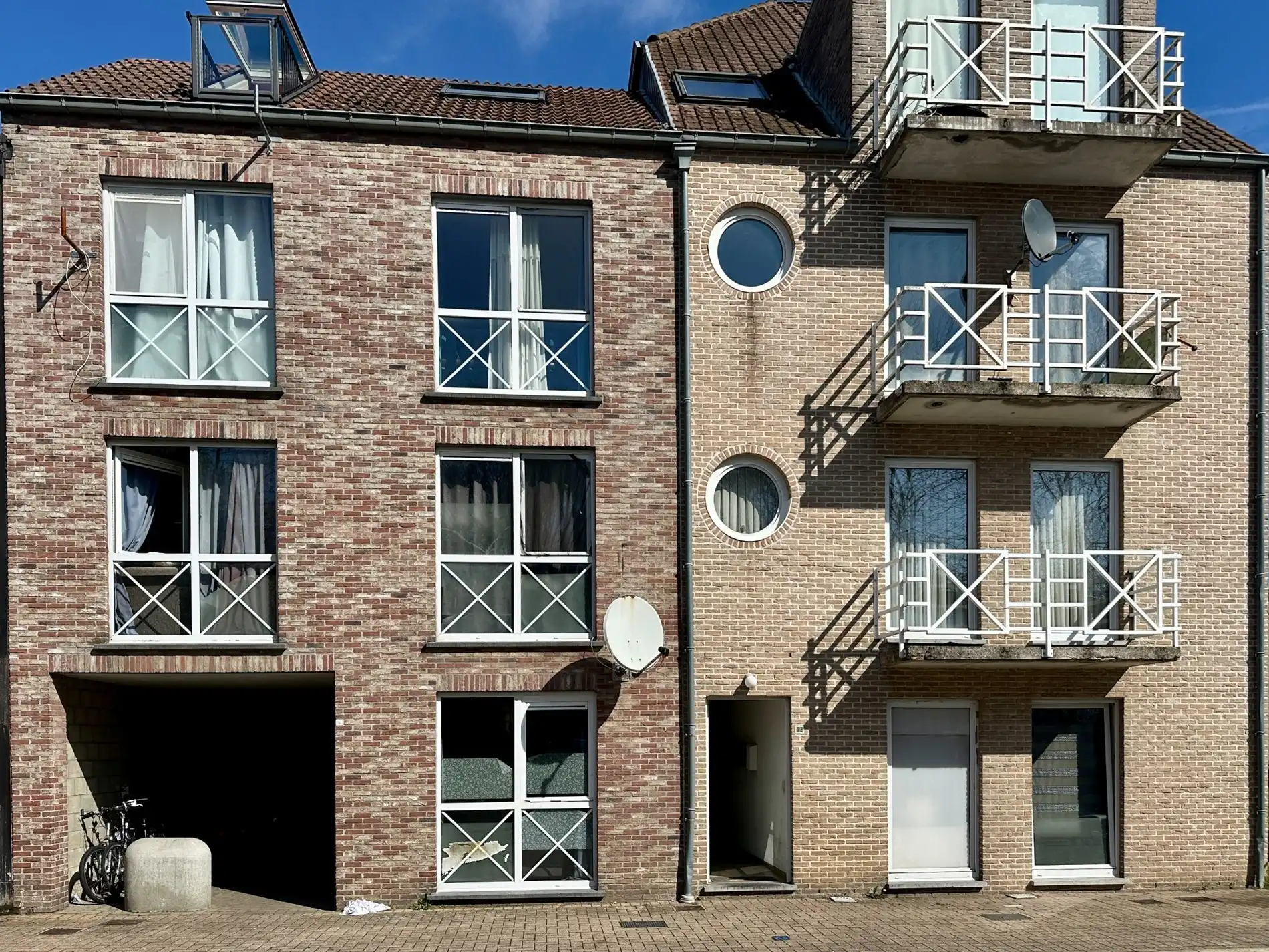 Duplex dakappartement met 1 slaapkamer, kelderberging en balkon foto 2