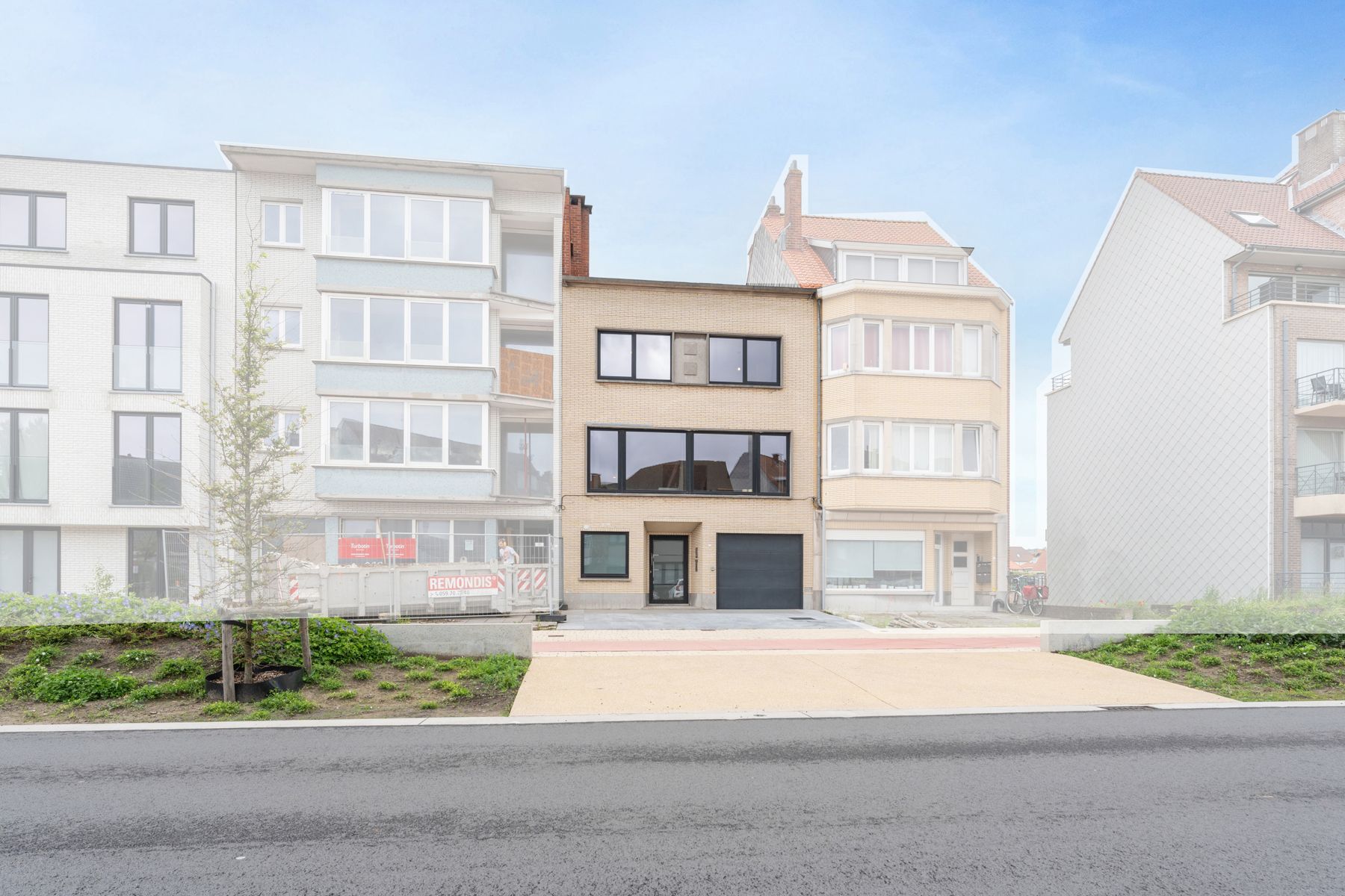 Vernieuwde woning in hartje Koksijde foto 32