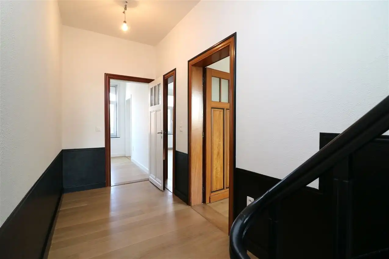 Vernieuwde, karatervolle woning met 4 slpk nabij station foto 22