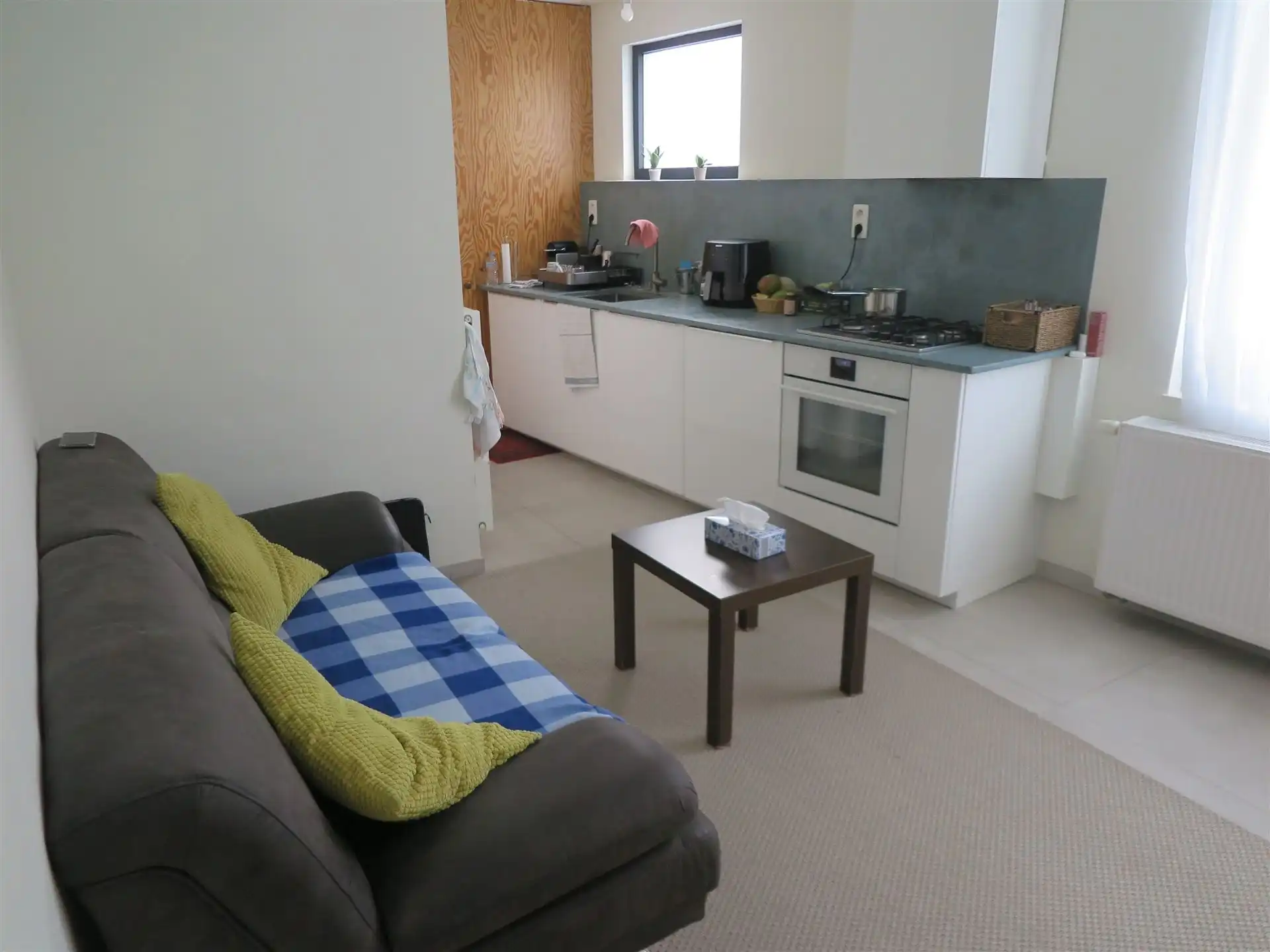 lichtrijk huis met 2 kamers en terras foto 2