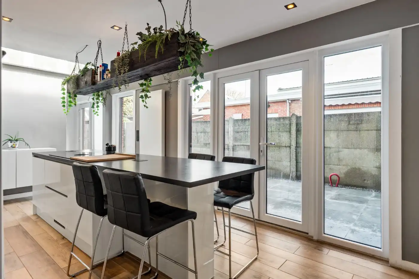 Gerenoveerde, instapklare woning met 2 à 3 slpk. en tuin foto 12