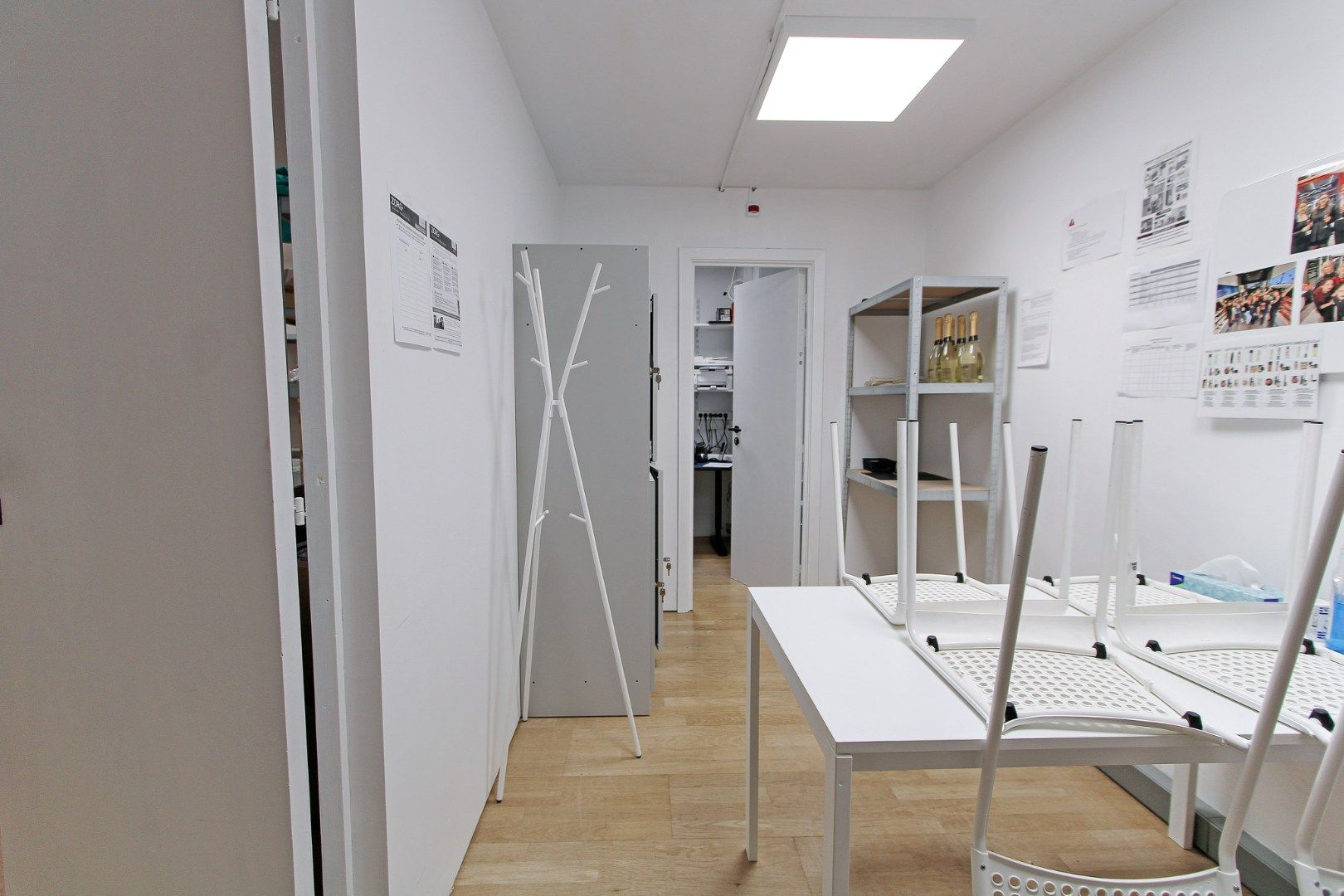 Lippenslaan 334 (winkel 2) huidige Mac Cosmetics te huur foto 5