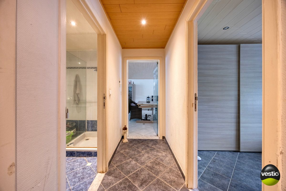 HANDELSPAND MET WOONST TE HOESELT NABIJ CENTRUM EN E313. foto 17