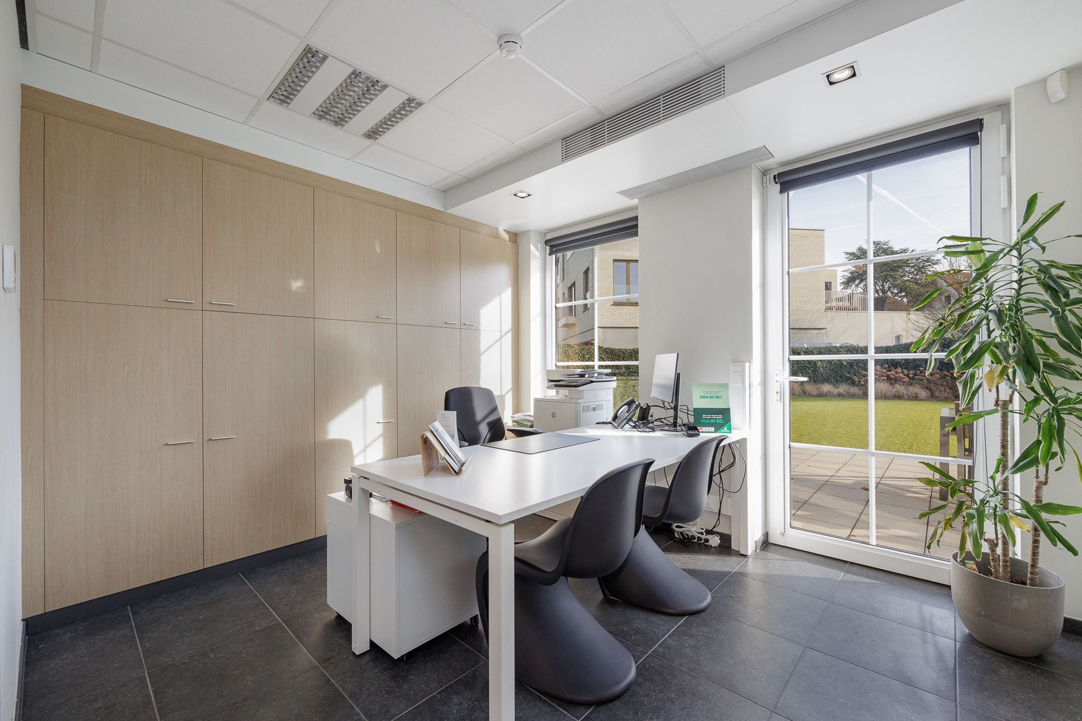 Kantoor 95 m² + tuin en 2 autostaanplaatsen op top locatie foto 16